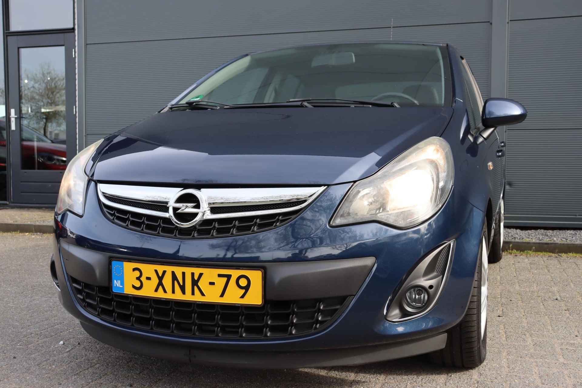 Opel Corsa 1.4-16V BlitZ / Navigatie / Parkeersensoren / Clima - 32/37