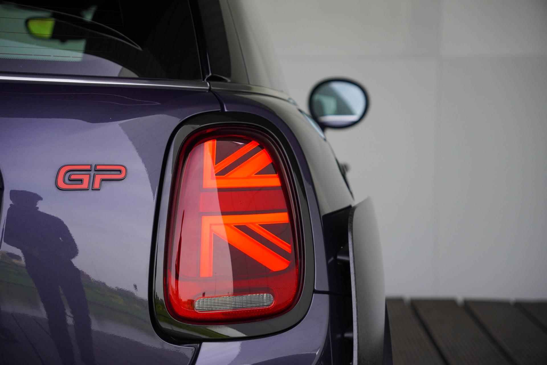 MINI 3-deurs John Cooper Works GP Connected Navigation Plus (2626/3000) | Showroom Sale - 33/35