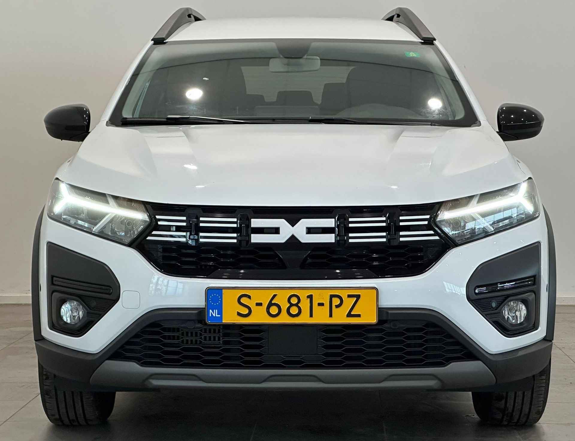 Dacia Jogger 1.0 TCe 110 Extreme 7p. CLIMA | CRUISE | NAVI | CAMERA | ANDROID & APPLE CARPLAY | NL AUTO! - 4/27