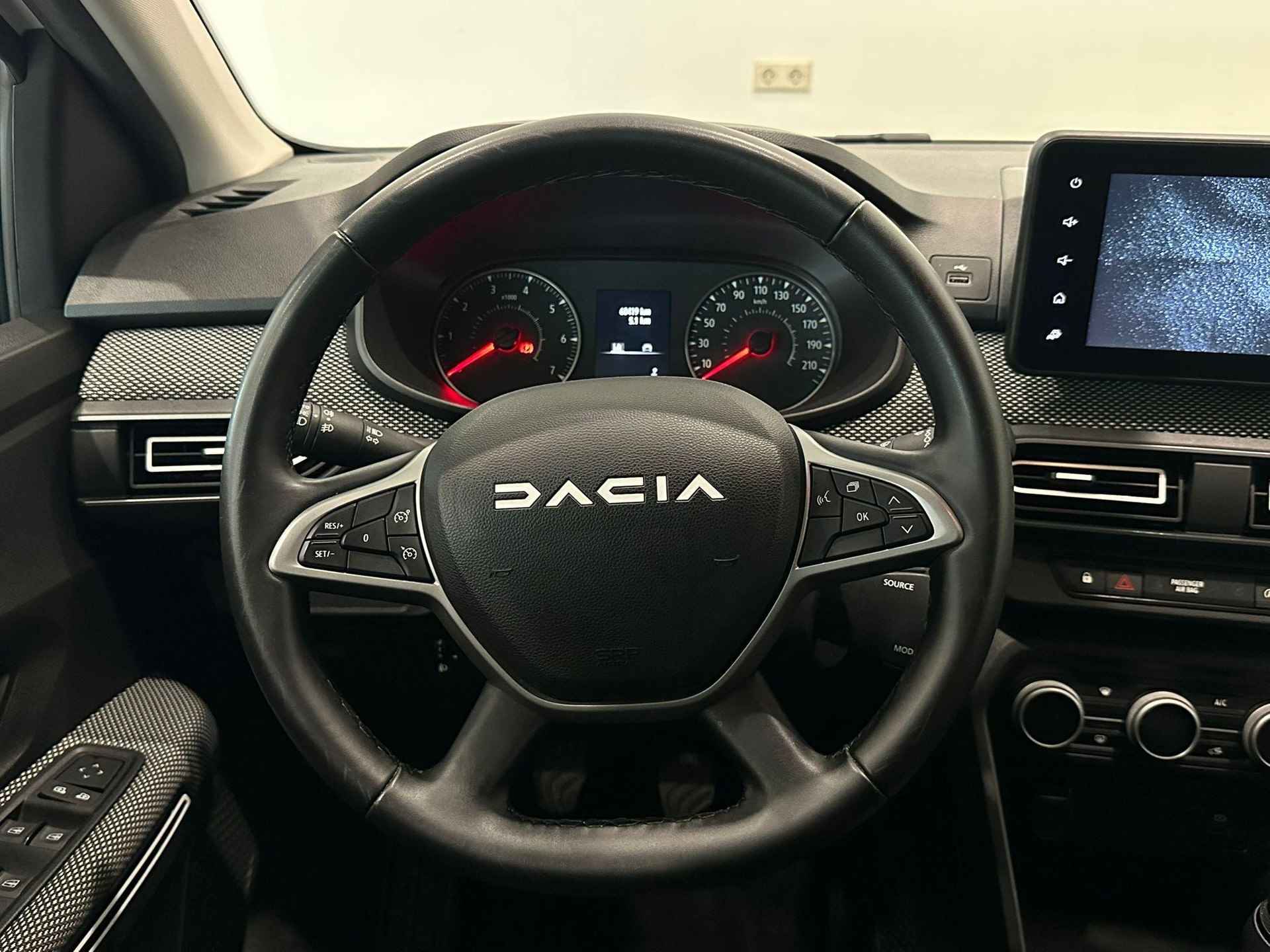 Dacia Jogger 1.0 TCe 110 Extreme 7p. | 7-persoons | Navigatie | Dodehoekdetectie | Parkeersensoren voor, achter en achteruitrijcamera | Apple Carplay/Android Auto - 18/26