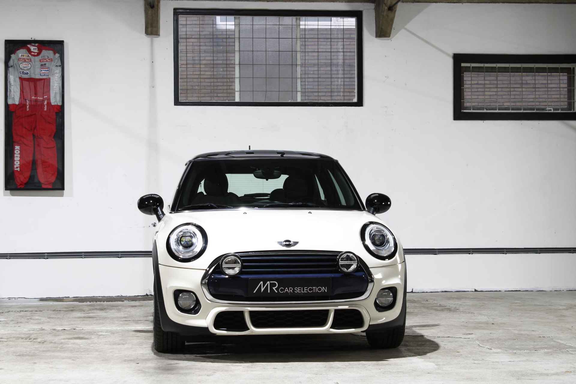 Mini Mini 1.5 Cooper King's Cross | JCW | LED | Navigatie | Parkeersensoren | Keyless | NL Auto | 1e Eigenaar | - 3/28