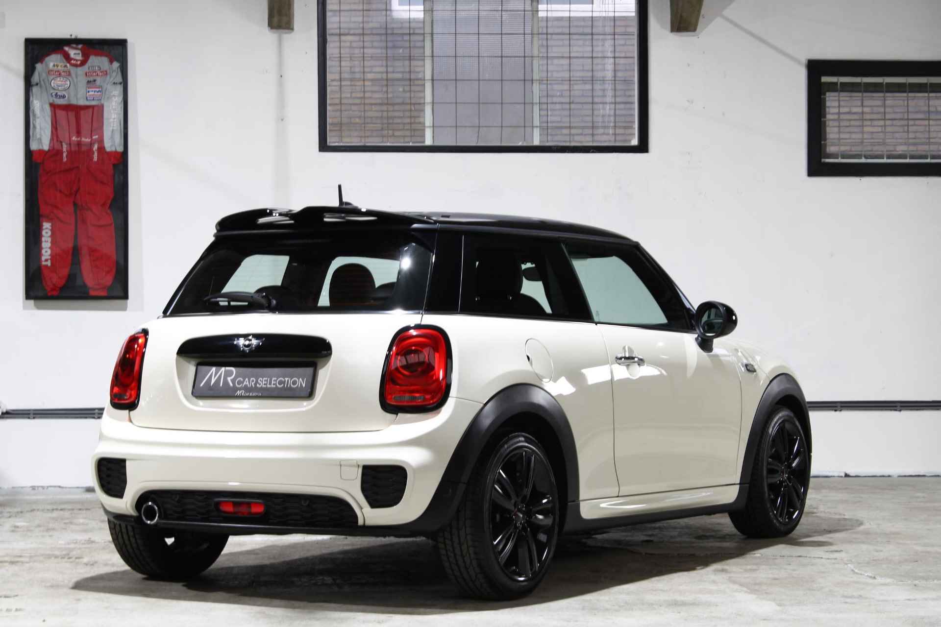 Mini Mini 1.5 Cooper King's Cross | JCW | LED | Navigatie | Parkeersensoren | Keyless | NL Auto | 1e Eigenaar | - 7/28