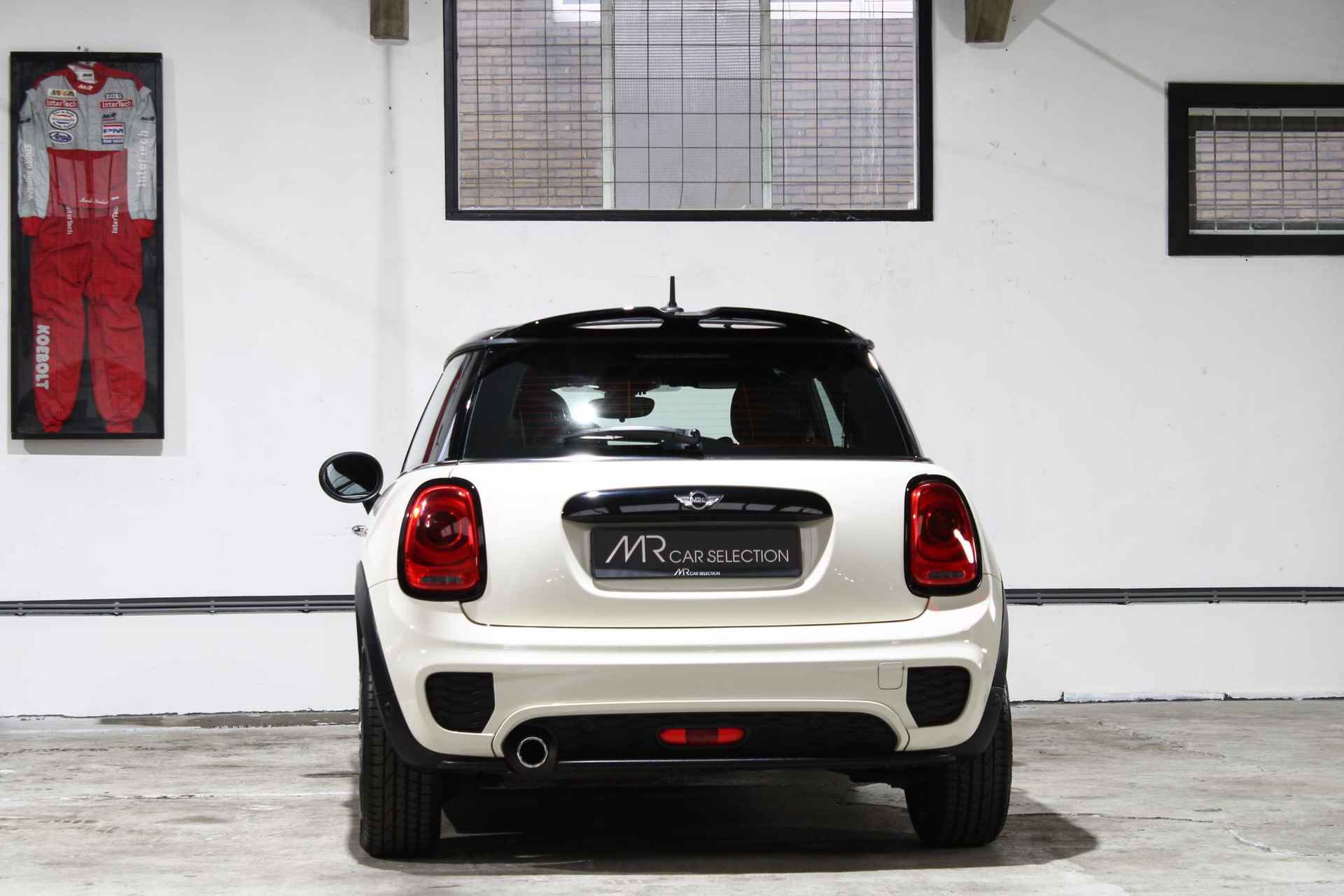 Mini Mini 1.5 Cooper King's Cross | JCW | LED | Navigatie | Parkeersensoren | Keyless | NL Auto | 1e Eigenaar | - 9/28