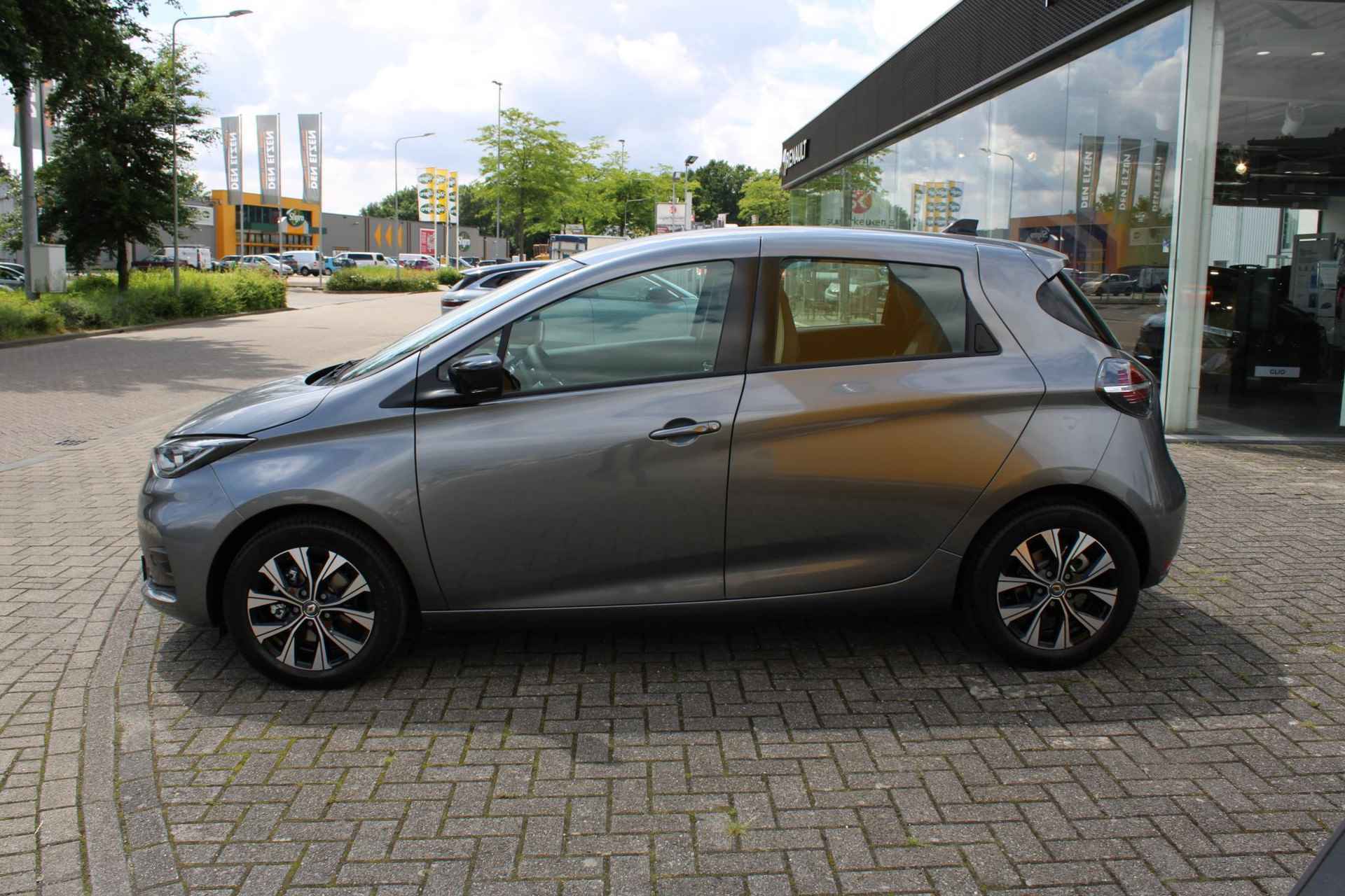 Renault ZOE R135 Evolution 52 kWh | € 2.000,- SUBSIDIE BESCHIKBAAR | NL-Auto | Demo| Pack Winter | - 2/25