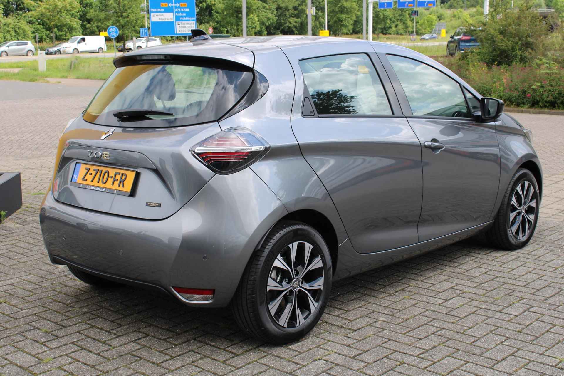 Renault ZOE R135 Evolution 52 kWh | € 2.000,- SUBSIDIE BESCHIKBAAR | NL-Auto | Demo| Pack Winter | - 10/25