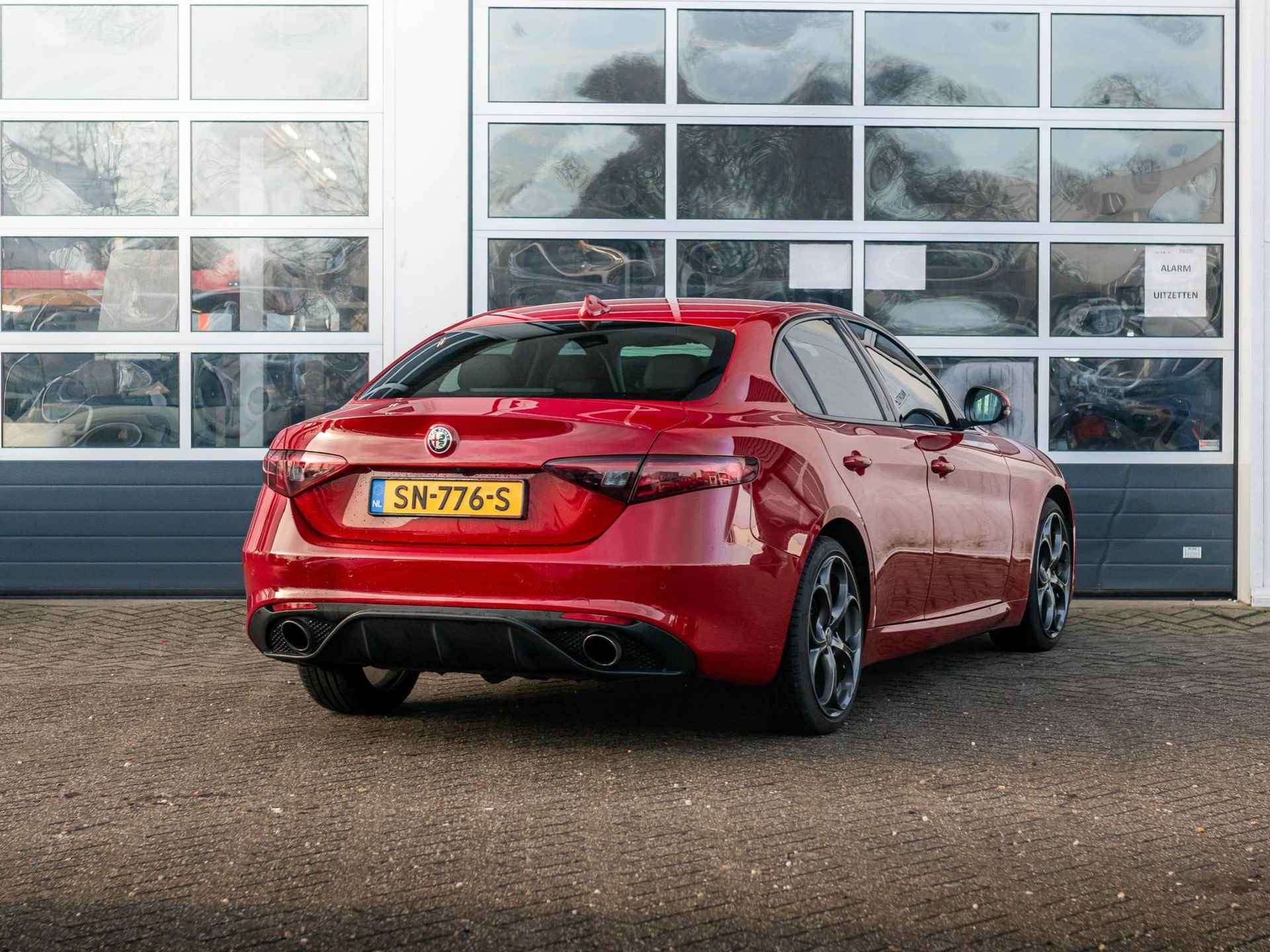 Alfa Romeo Giulia 2.0T Super | Leder | Xenon | 19"| Apple Carplay | Camera | PDC | Stoel&Stuur Verwarming | Rosso Alfa - 5/31