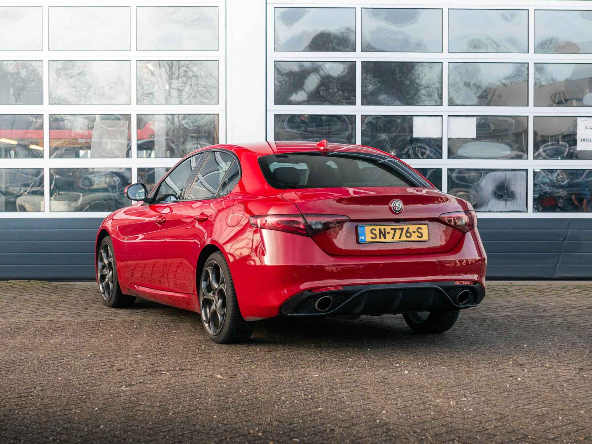 Alfa Romeo Giulia 2.0T Super | Leder | Xenon | 19"| Apple Carplay | Camera | PDC | Stoel&Stuur Verwarming | Rosso Alfa - 7/31