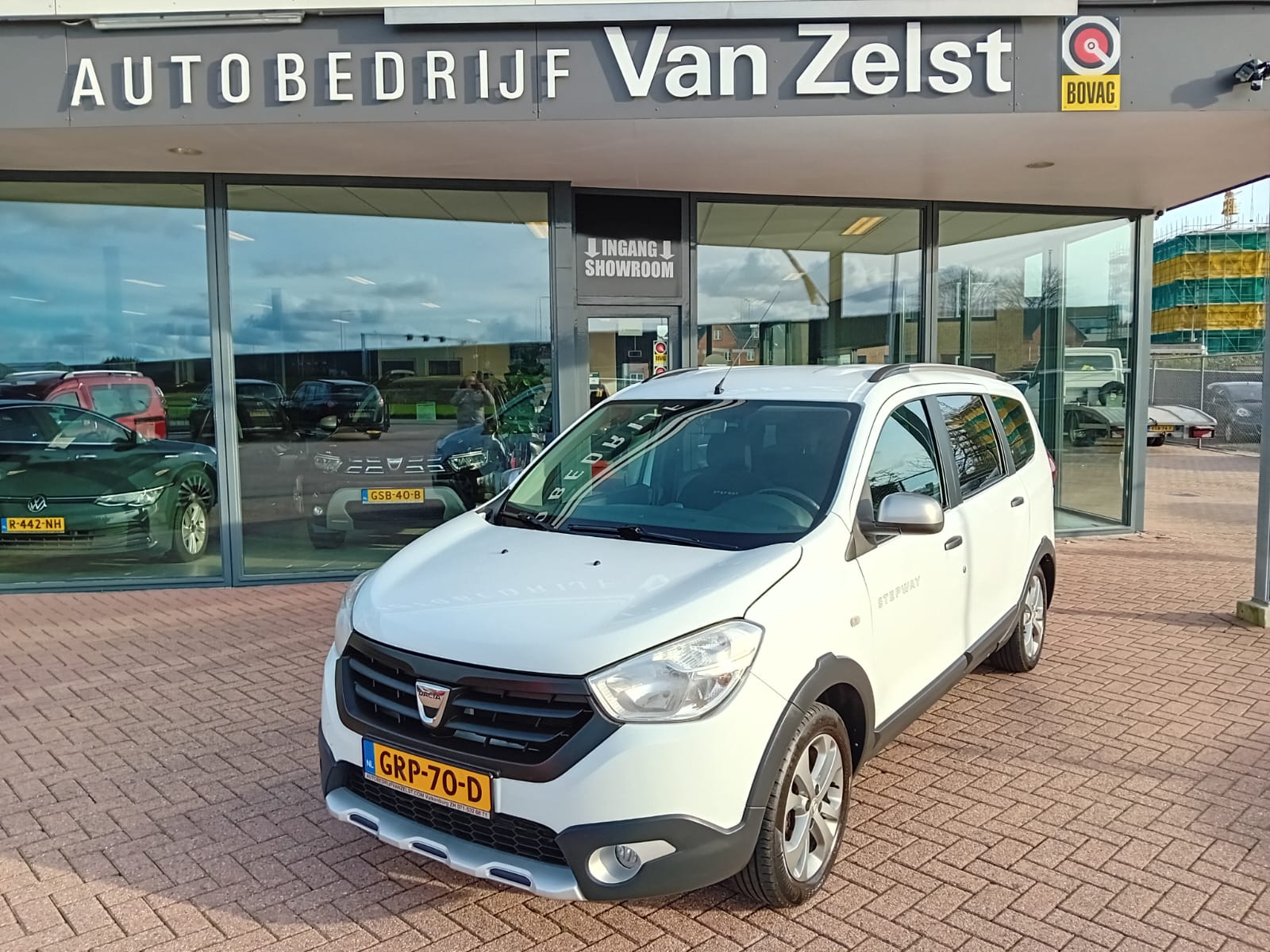 Dacia Lodgy 1.2 TCe Stepway 7p. Airco, Multimediasysteem, Bluetooth telefoonverbinding, Cruise control, Parkeersensoren, Elektrische ramen e BOVAG