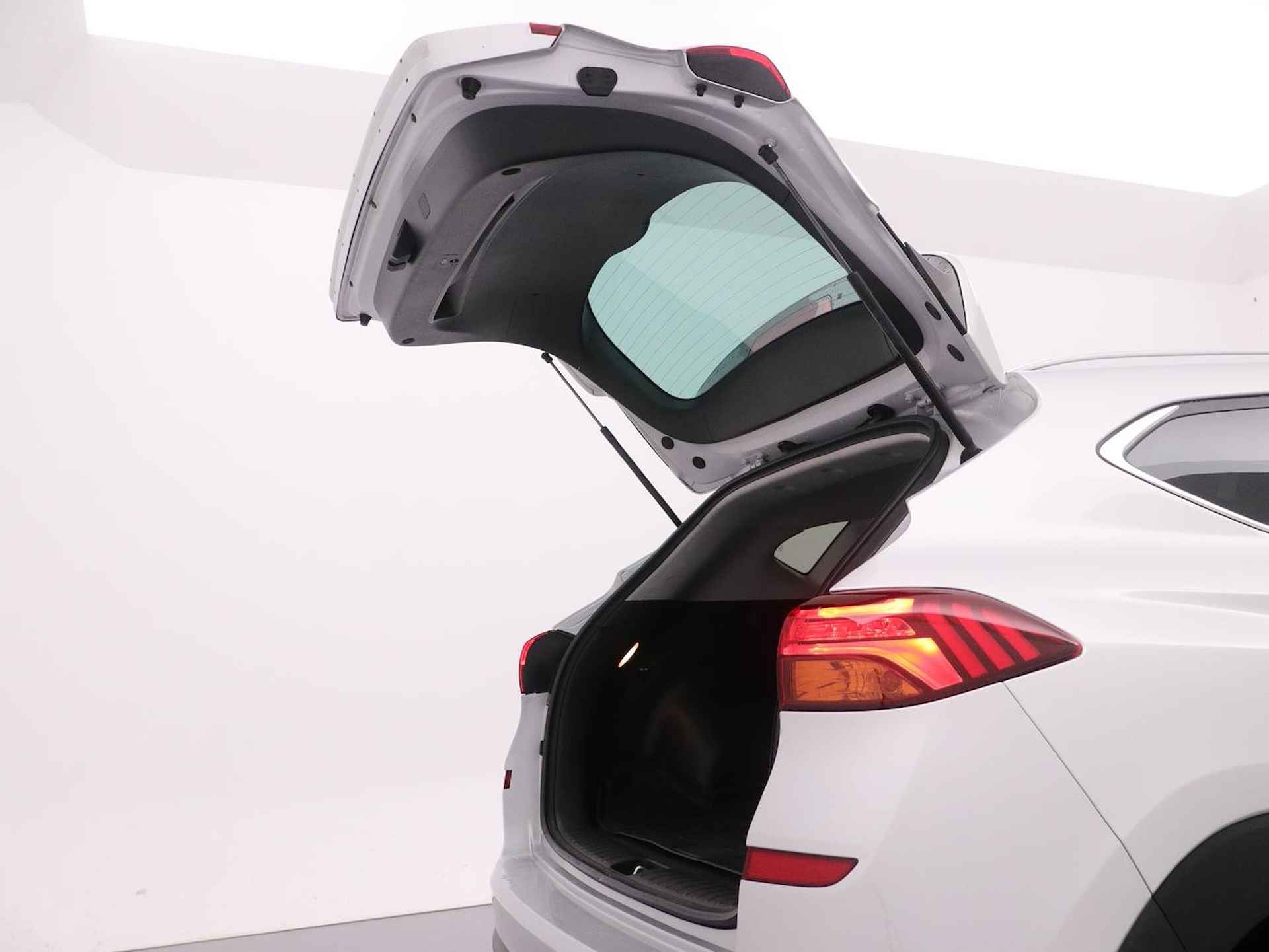 Hyundai Tucson 1.6 T-GDI Comfort Automaat | Rijklaarprijs! | Navigatie | Lederen stoelen elekt. verstelbaar | Achteruitrijcamera | Stoelverwarming | Inclusief 36 maanden garantie | - 18/39