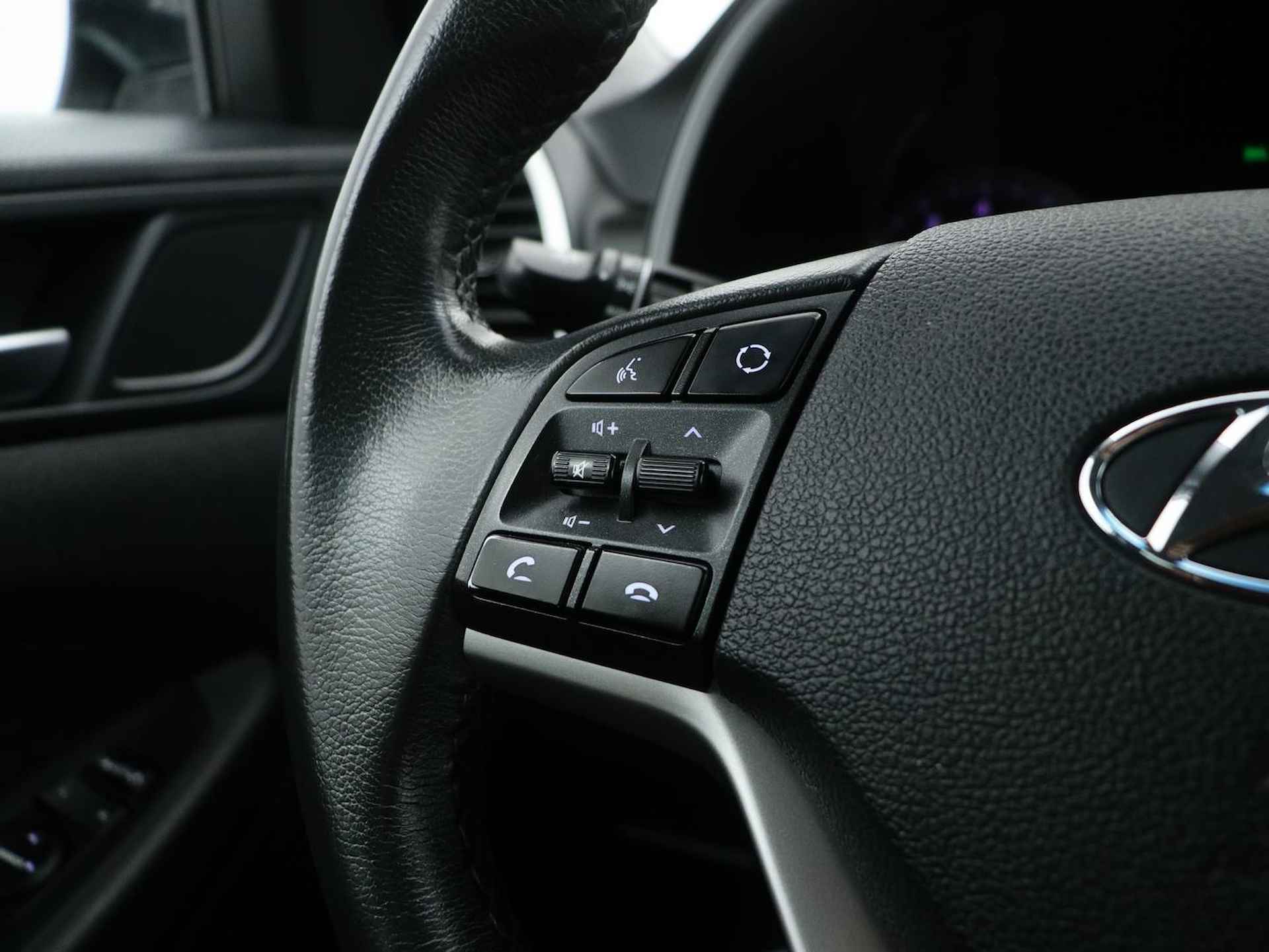 Hyundai Tucson 1.6 T-GDI Comfort Automaat | Rijklaarprijs! | Navigatie | Lederen stoelen elekt. verstelbaar | Achteruitrijcamera | Stoelverwarming | Inclusief 36 maanden garantie | - 23/39