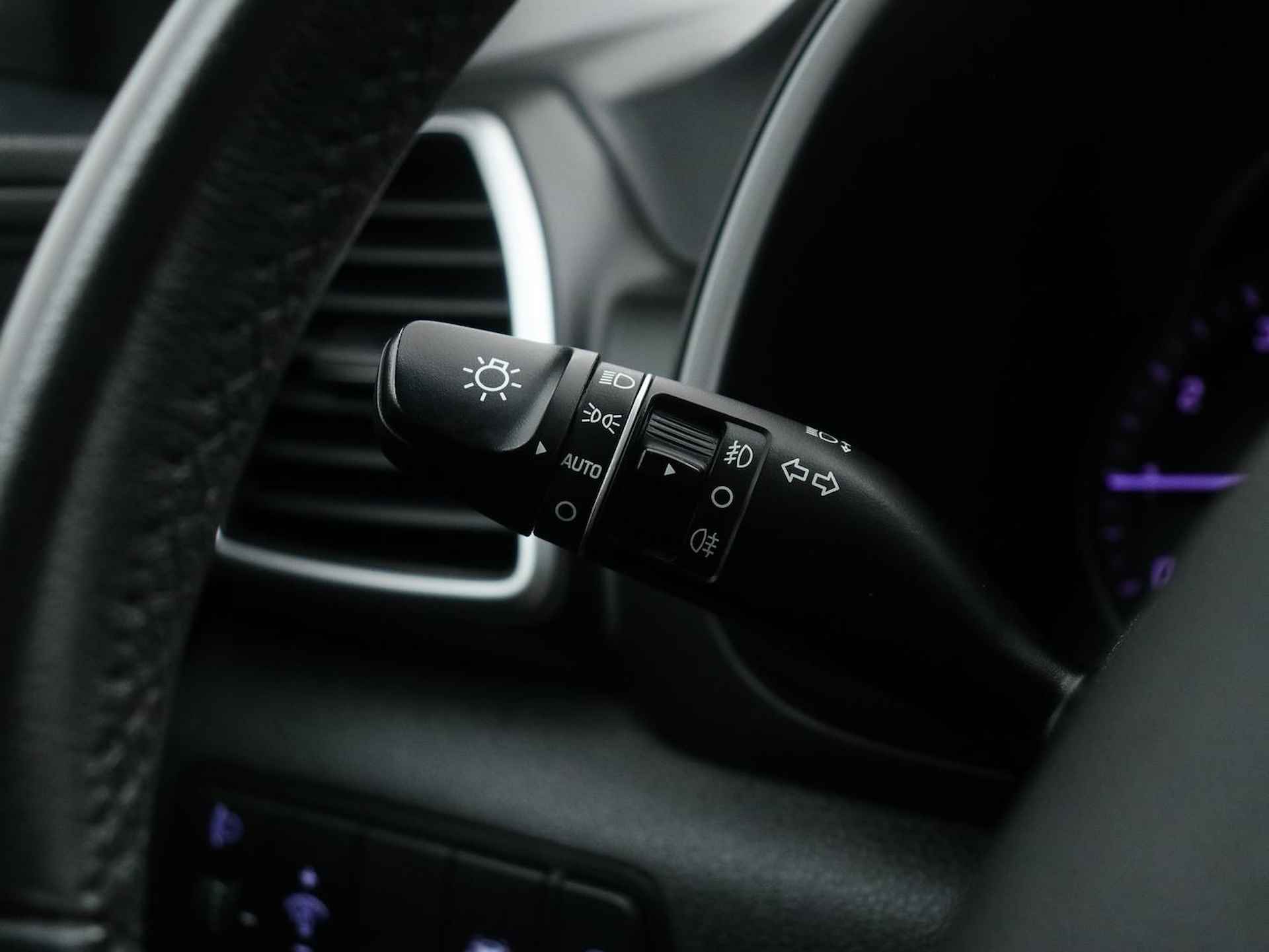 Hyundai Tucson 1.6 T-GDI Comfort Automaat | Rijklaarprijs! | Navigatie | Lederen stoelen elekt. verstelbaar | Achteruitrijcamera | Stoelverwarming | Inclusief 36 maanden garantie | - 25/39