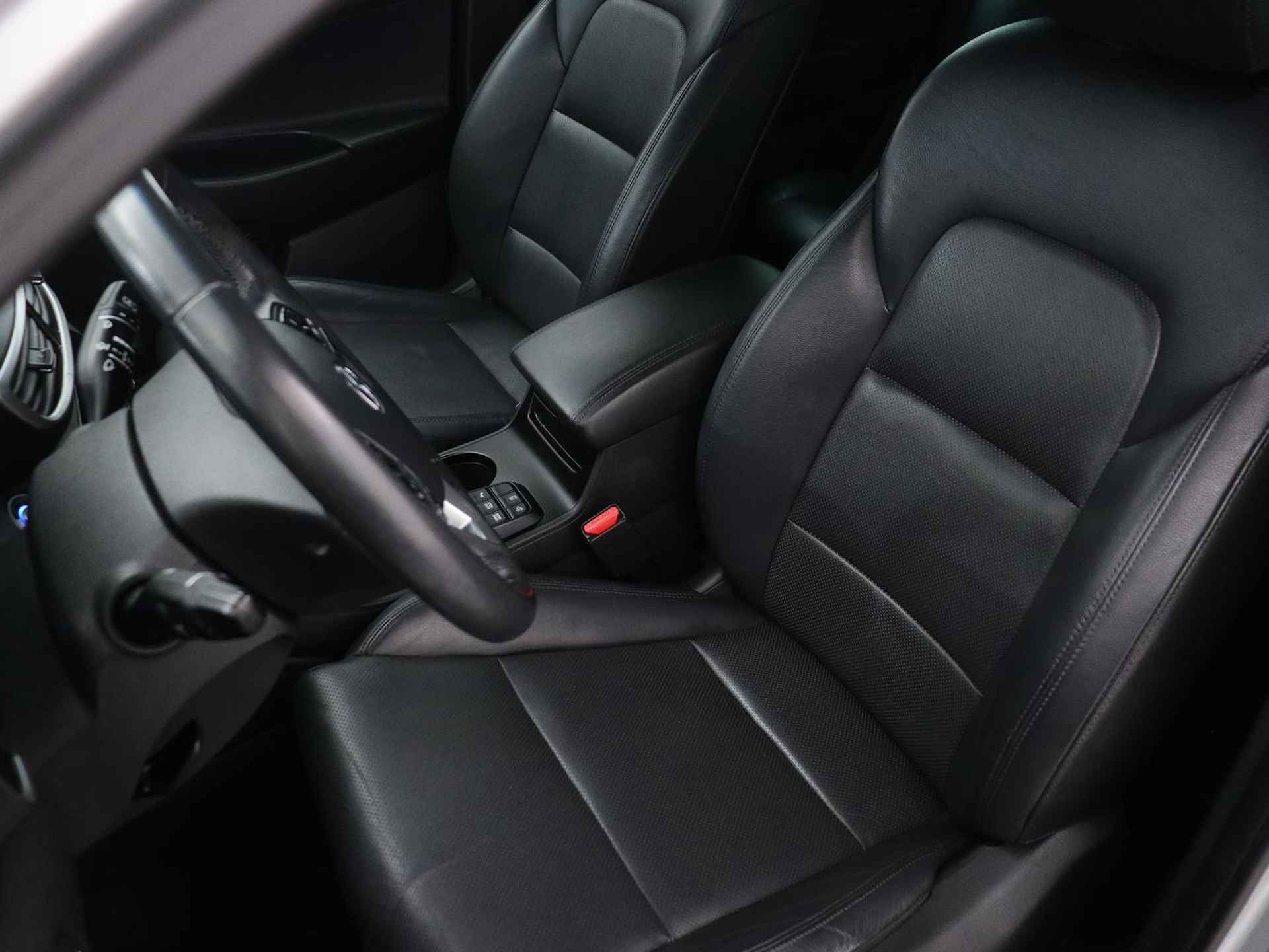 Hyundai Tucson 1.6 T-GDI Comfort Automaat | Rijklaarprijs! | Navigatie | Lederen stoelen elekt. verstelbaar | Achteruitrijcamera | Stoelverwarming | Inclusief 36 maanden garantie | - 36/39