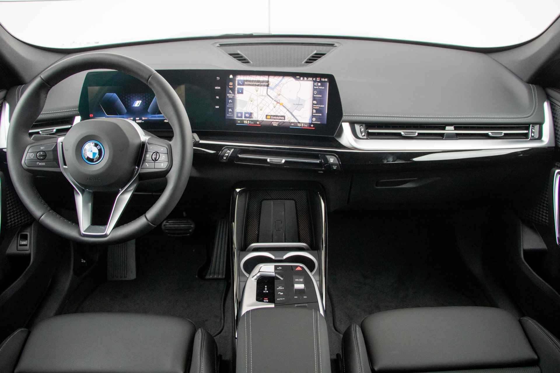 BMW iX1 xDrive30 Launch Edition 67 kWh | xLine | Elektrisch verwarmde voorstoelen | Driving Assistant Plus - 4/30