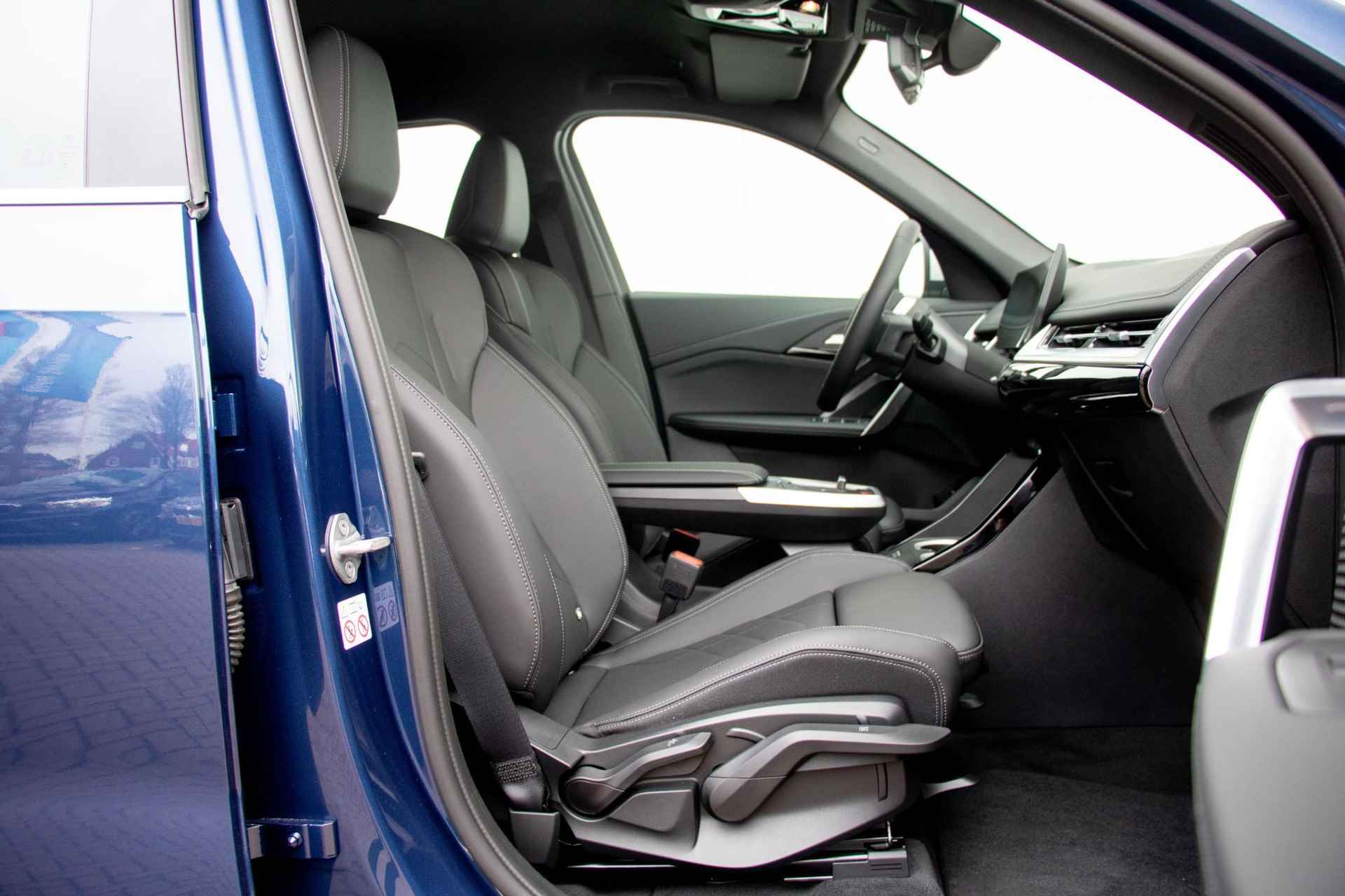 BMW iX1 xDrive30 Launch Edition 67 kWh | xLine | Elektrisch verwarmde voorstoelen | Driving Assistant Plus - 5/30