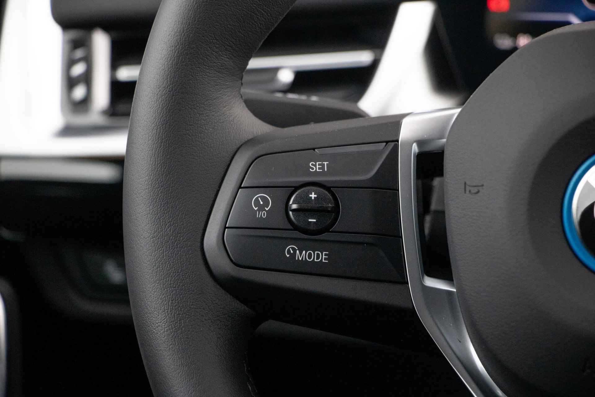 BMW iX1 xDrive30 Launch Edition 67 kWh | xLine | Elektrisch verwarmde voorstoelen | Driving Assistant Plus - 10/30