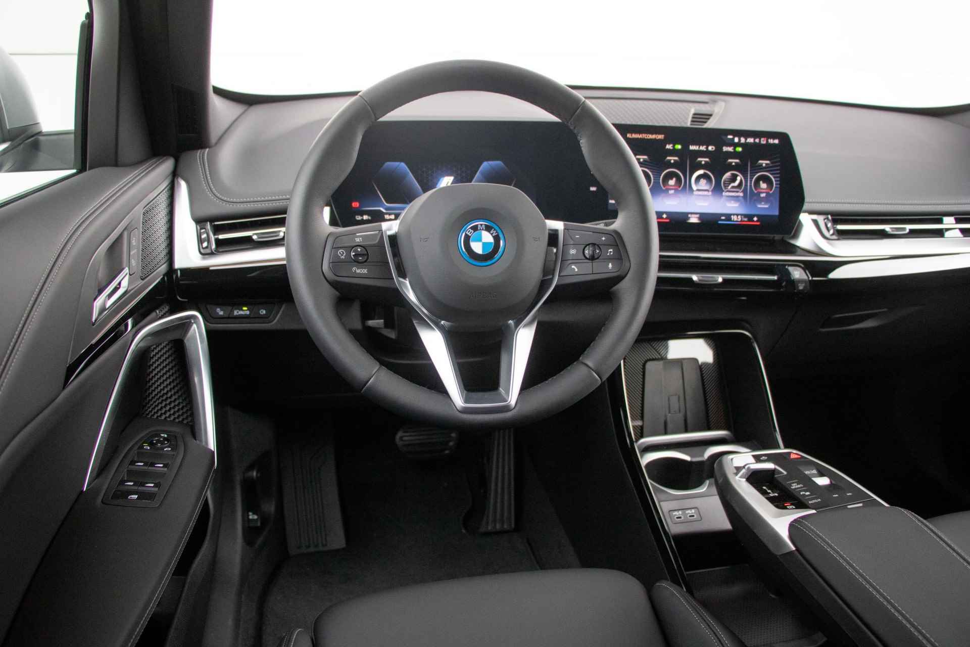 BMW iX1 xDrive30 Launch Edition 67 kWh | xLine | Elektrisch verwarmde voorstoelen | Driving Assistant Plus - 11/30