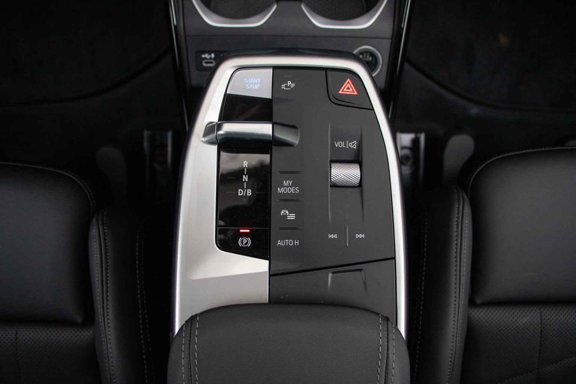 BMW iX1 xDrive30 Launch Edition 67 kWh | xLine | Elektrisch verwarmde voorstoelen | Driving Assistant Plus - 15/30