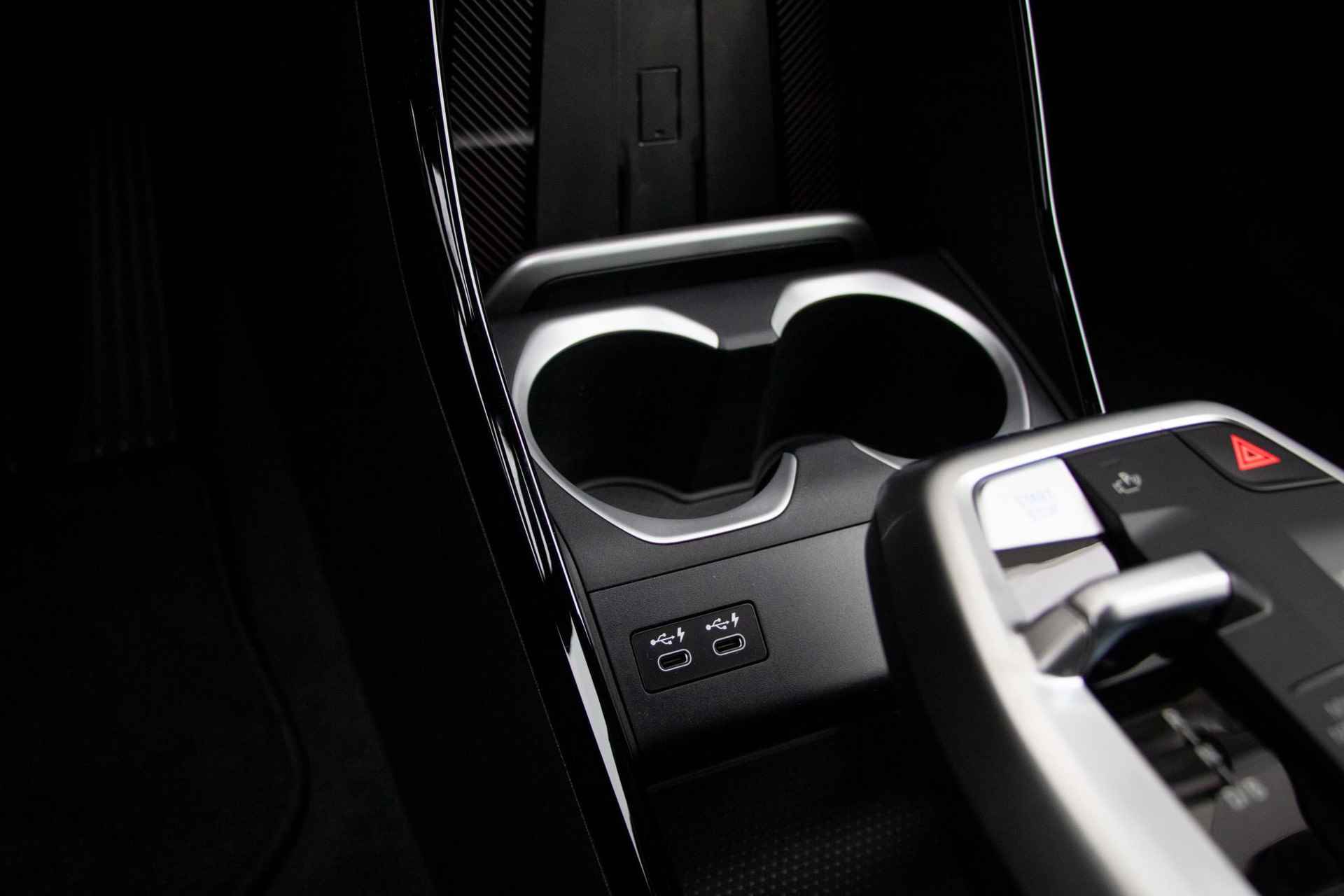 BMW iX1 xDrive30 Launch Edition 67 kWh | xLine | Elektrisch verwarmde voorstoelen | Driving Assistant Plus - 16/30