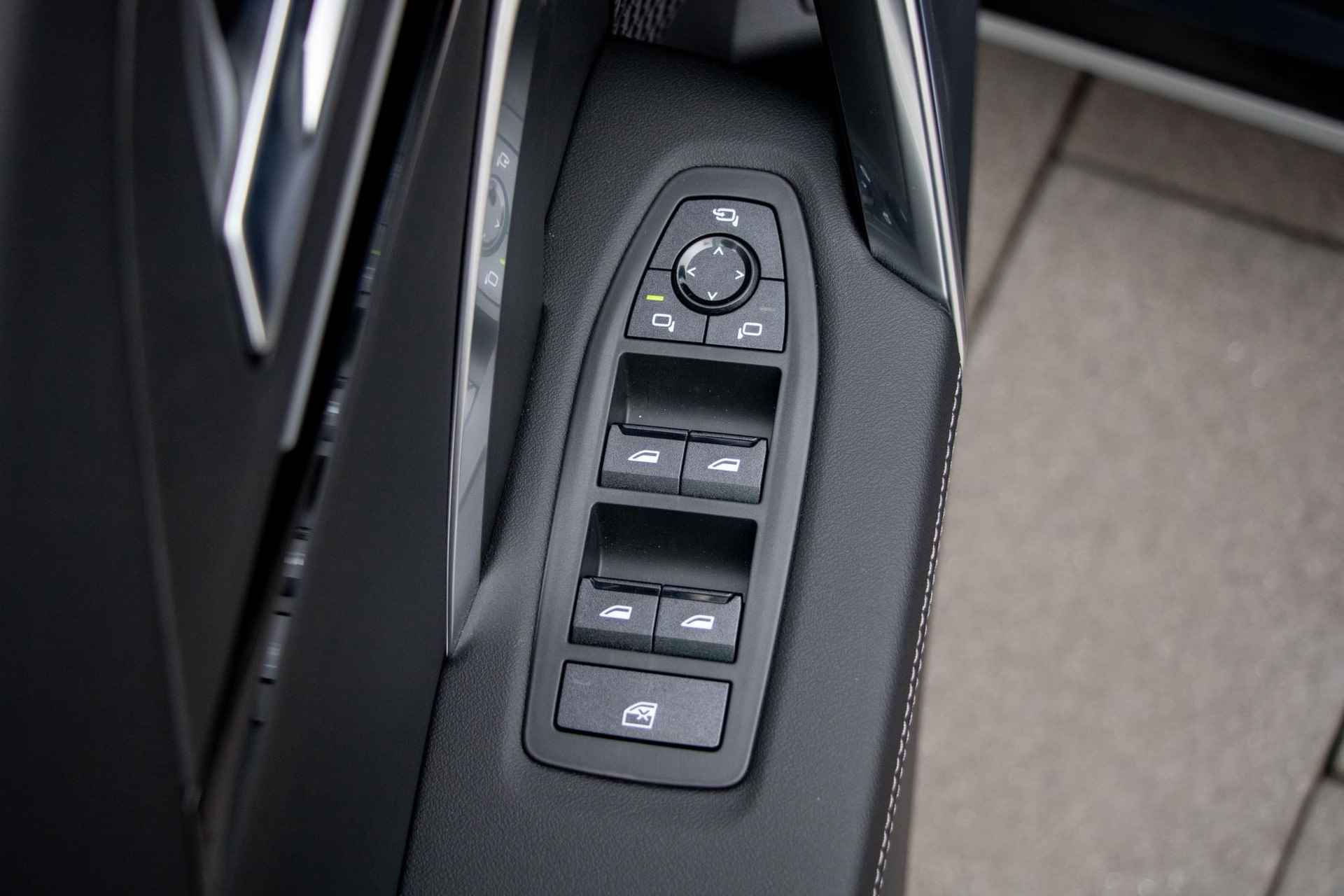 BMW iX1 xDrive30 Launch Edition 67 kWh | xLine | Elektrisch verwarmde voorstoelen | Driving Assistant Plus - 21/30