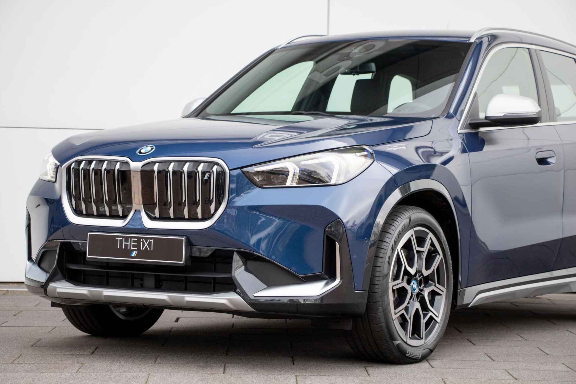 BMW iX1 xDrive30 Launch Edition 67 kWh | xLine | Elektrisch verwarmde voorstoelen | Driving Assistant Plus - 25/30