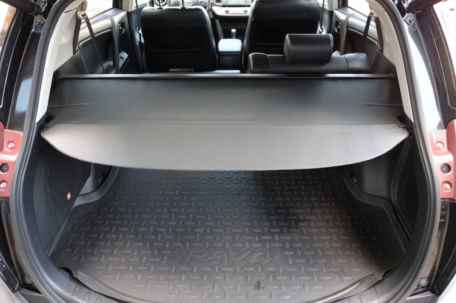 Toyota RAV4 2.0 VVT-i 151PK AWD Executive Business Automaat | 1500 kg trekge - 32/40