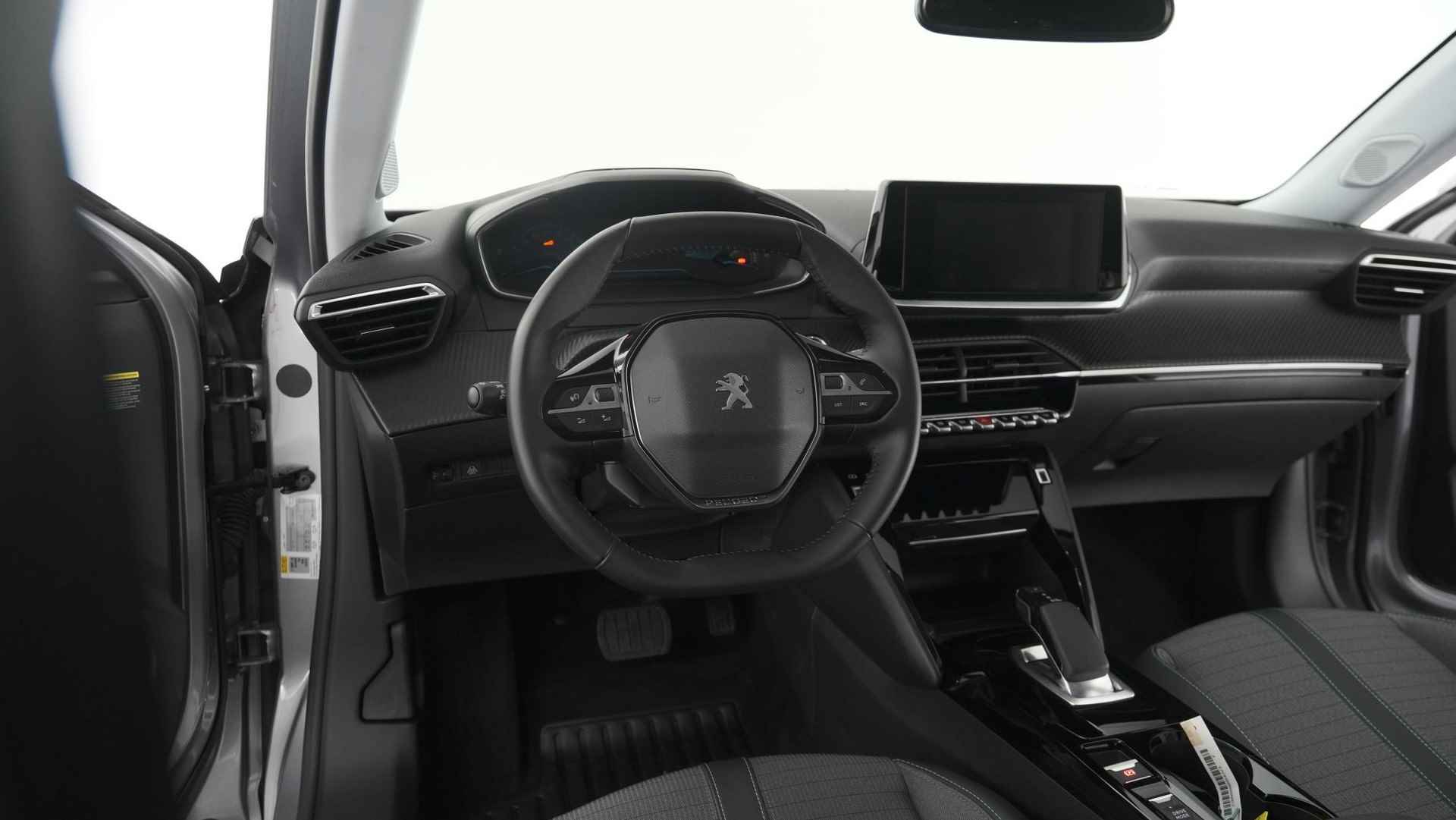 Peugeot e-2008 EV Allure 50 kWh | | €2.000 Subsidie | 3 Fasen | Apple Carplay | Parkeersensoren | Climate Control | 17 Inch Lichtmetaal - 3/58