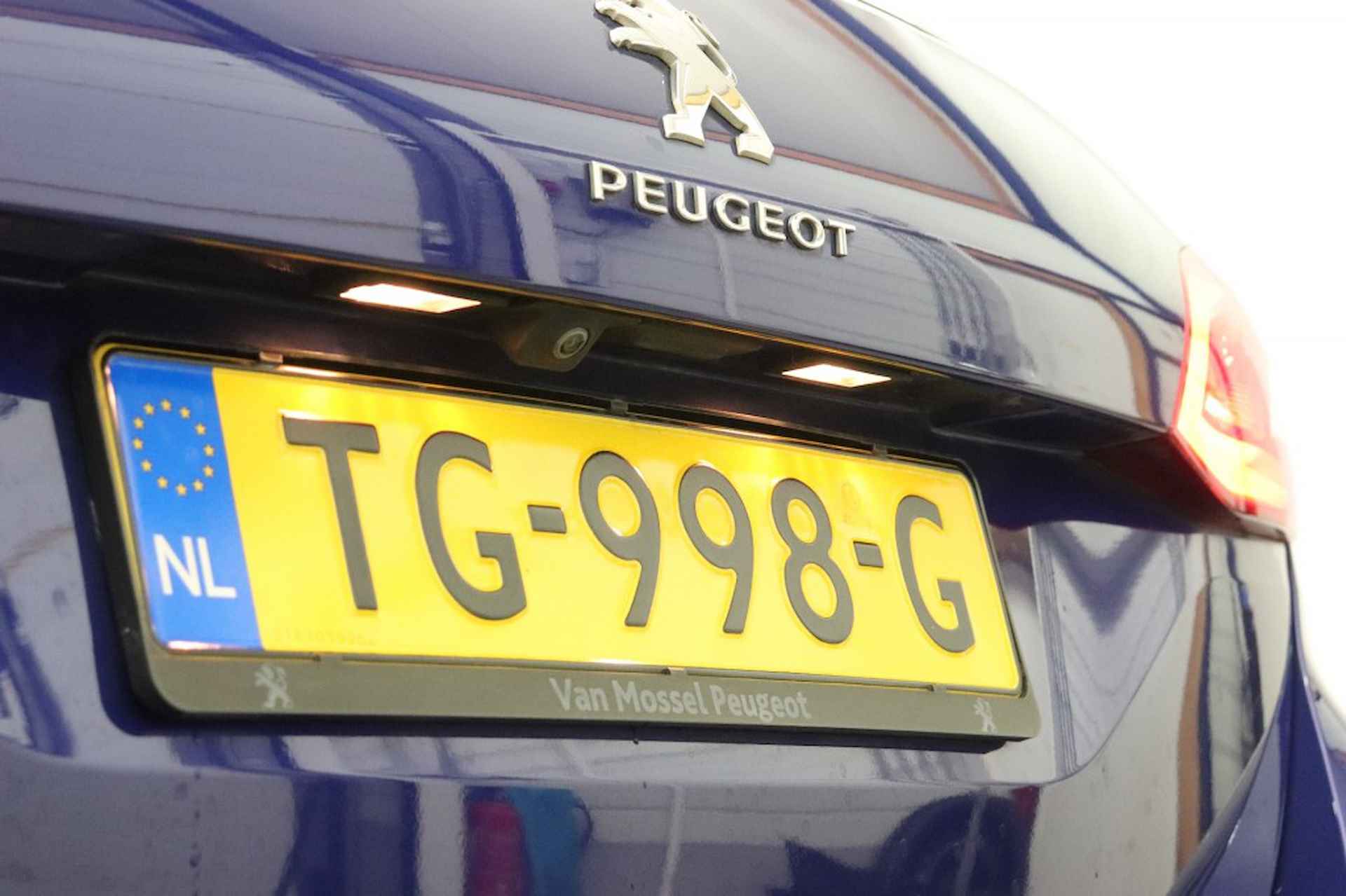 PEUGEOT 308 SW 1.2 PureTech Premium - Panorama, Leer, Camera - 31/31