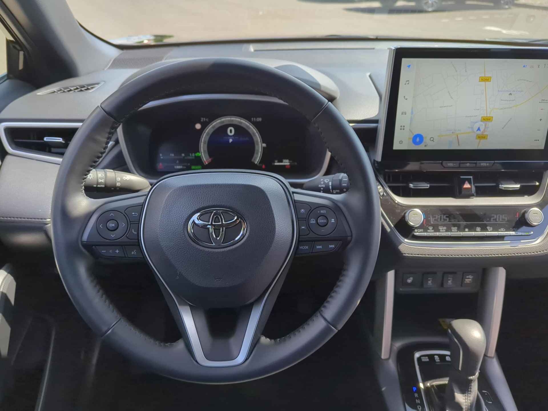 Toyota Corolla Cross Hybrid 200 Dynamic | Navigatie | Apple CarPlay/Android auto | Achteruitrijcamera | Stuurverwarming | Stoelverwarming - 13/28