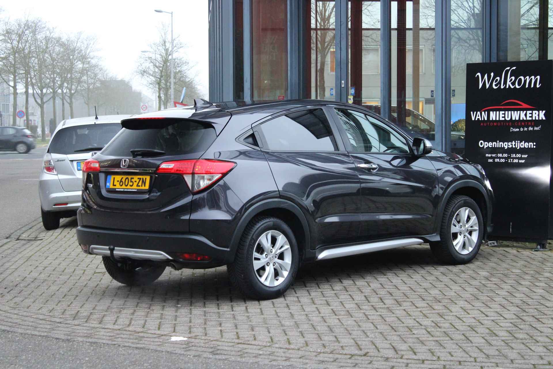 HONDA HR-V 1.5 i-VTEC 130pk Automaat Elegance Navigatie Trekhaak&Robust Pack - 2/39