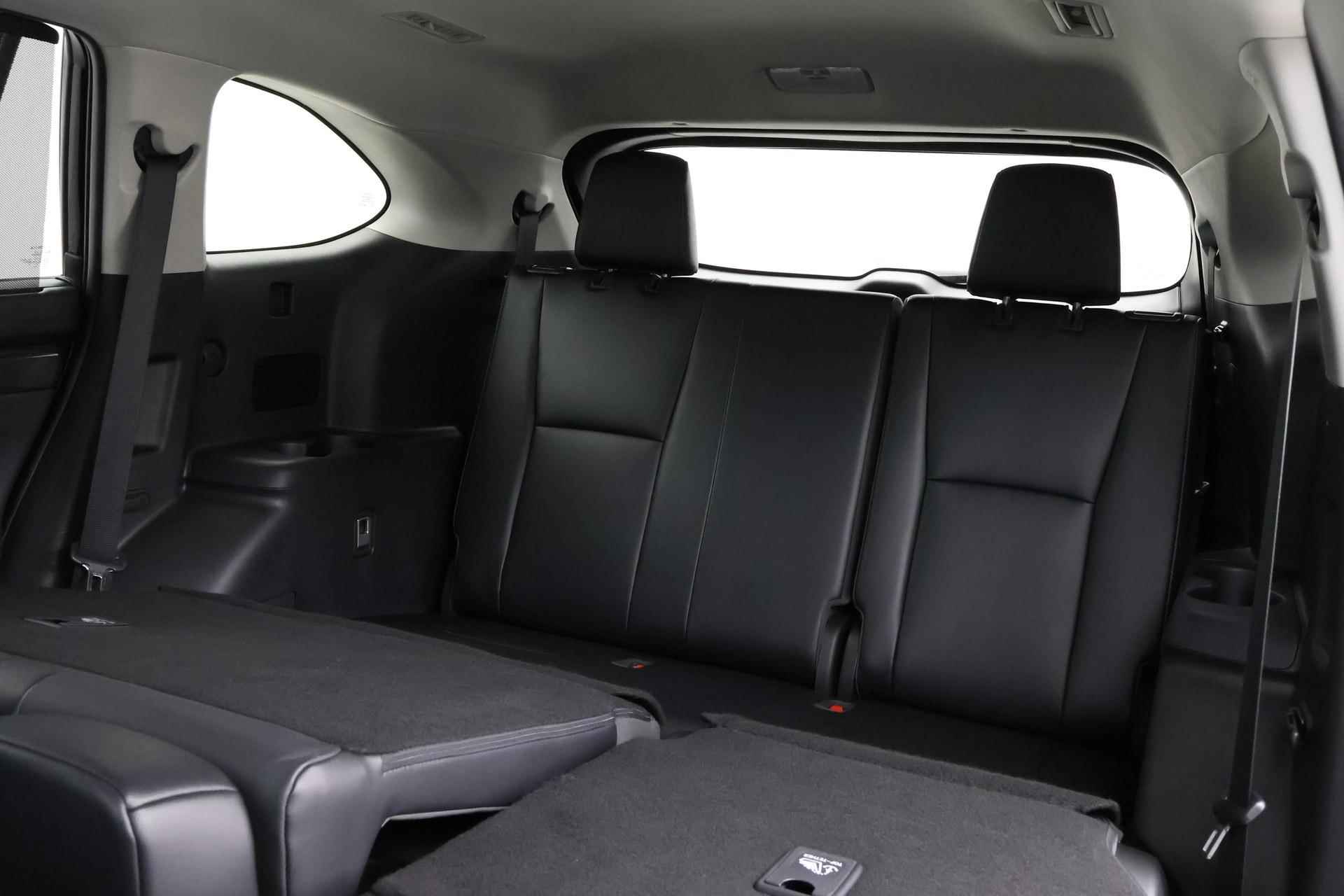 Toyota Highlander 7 pers. 2.5 AWD Hybrid Executive | Trekhaak | Leder | Navigatie | Stoelverwarming | JBL | 20 inch - 14/43