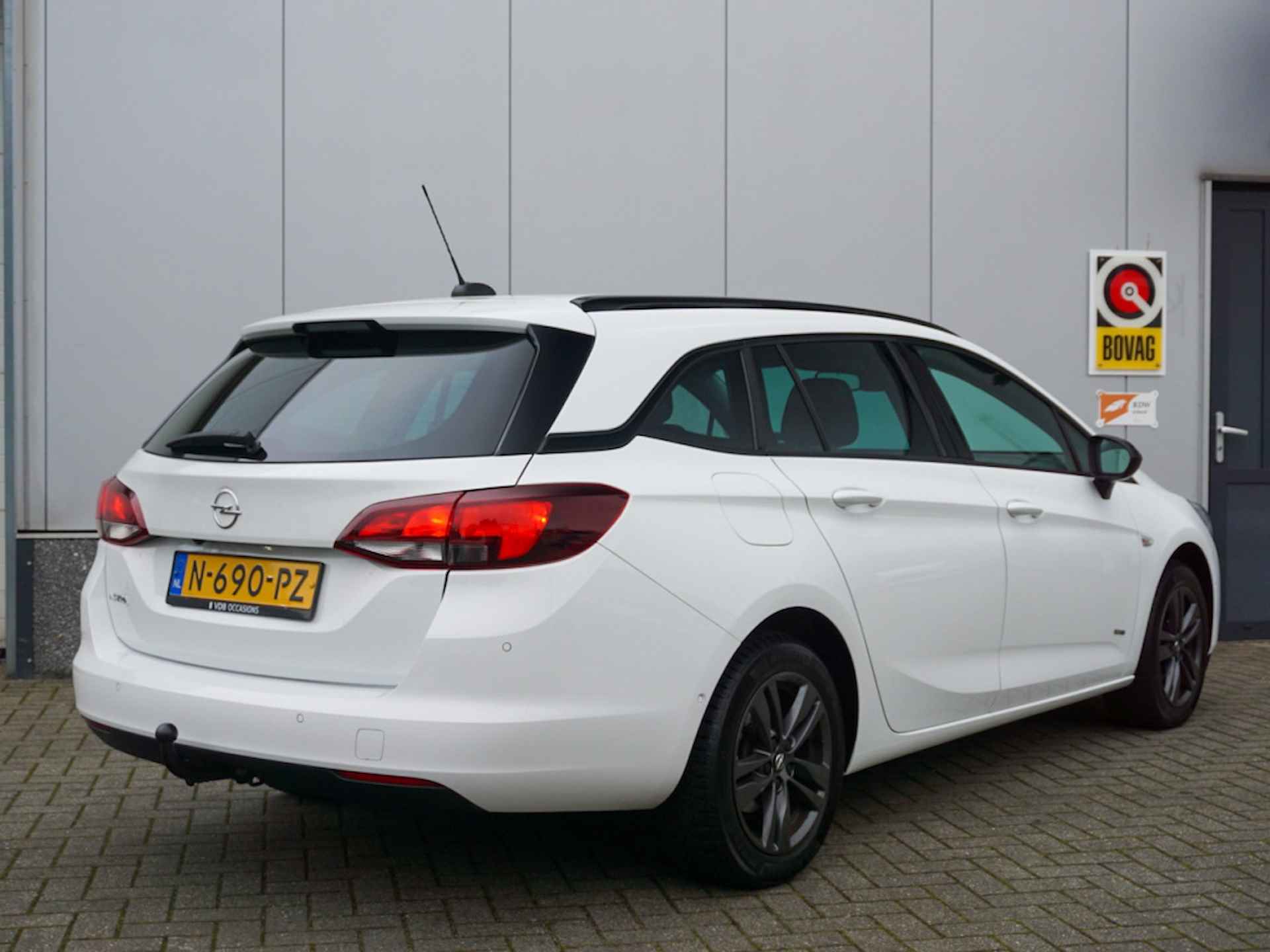 Opel Astra Sports Tourer 1.2 Design & Tech Trekhaak | Camera | CarPlay | NAP - 2/27