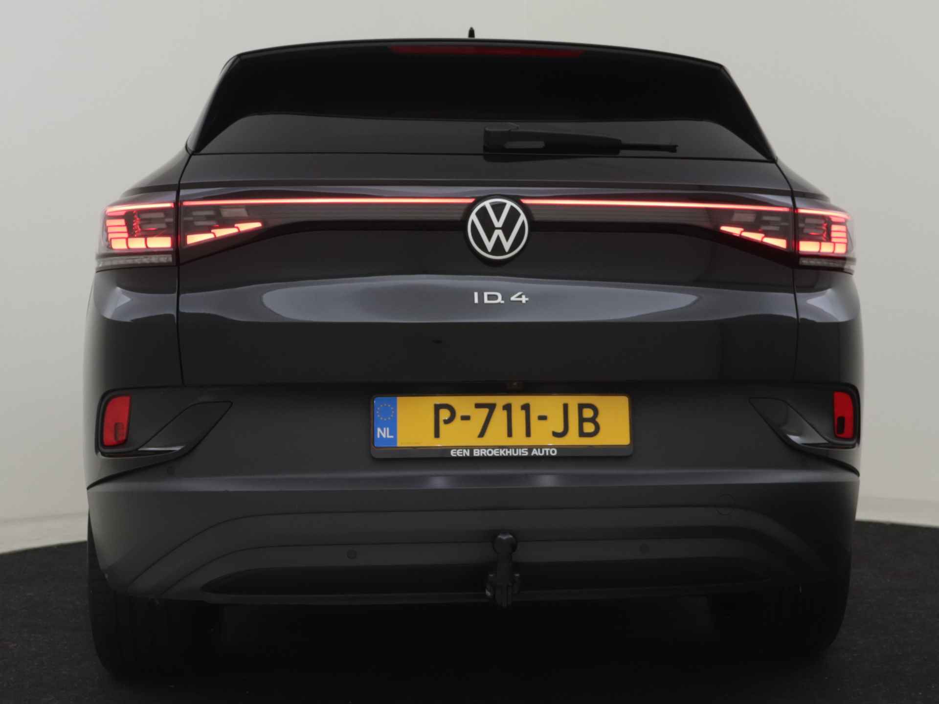 Volkswagen ID.4 Pro 204pk 77 kWh | 100% Dealeronderhouden | 1ste Eigenaar | Zwenkbare trekhaak | Panorama dak | Cruise control adaptief | Achter - 24/34