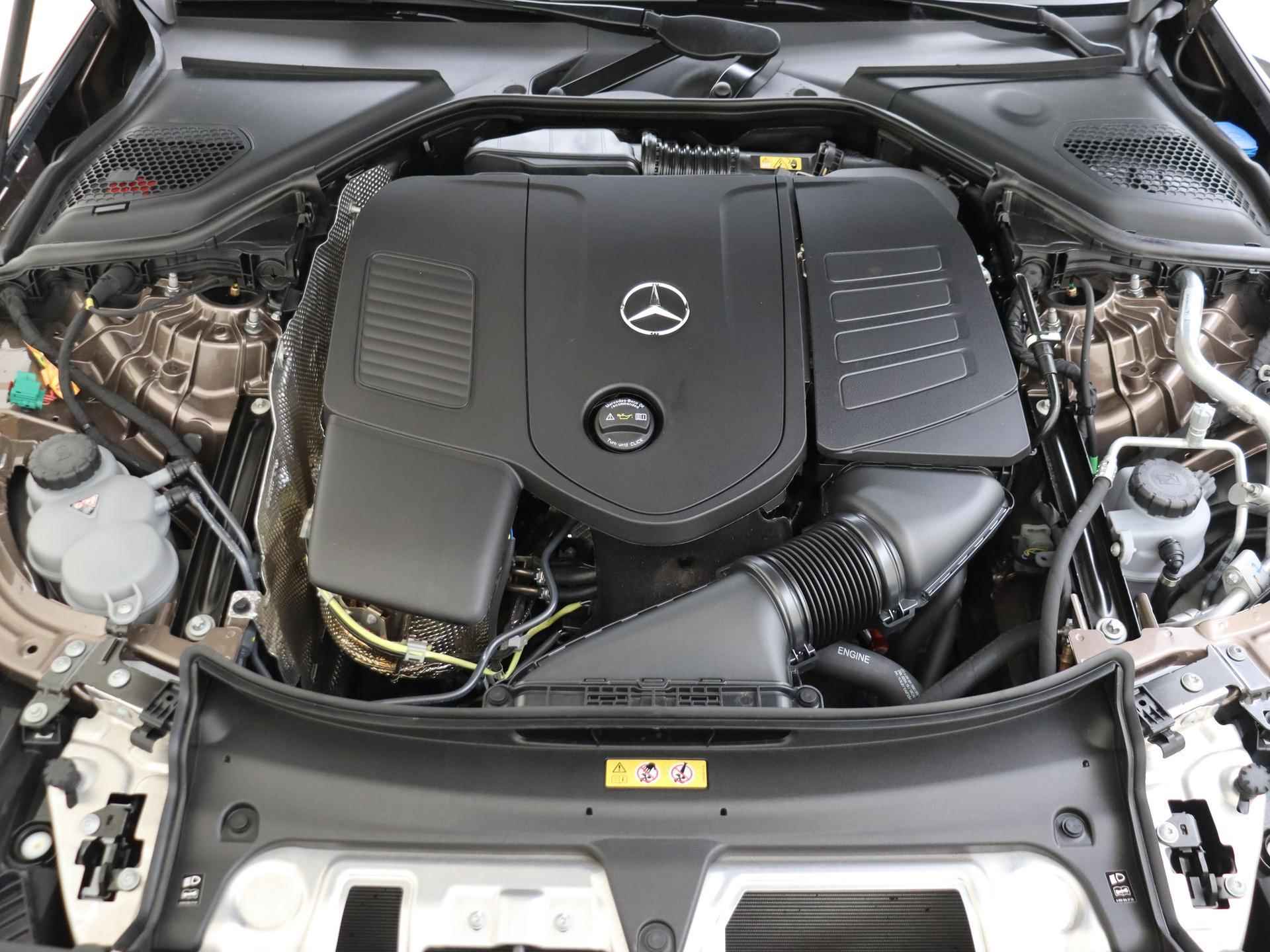 Mercedes-Benz E-klasse 300 e 4MATIC AMG Line / Premium/ AIRMATIC/ Achterasbesturing/ Massage/ Stoelverwarming- & Ventilatie/ 20 inch/ SUPERSCREEN/ DISTRONIC Plus - 3/38