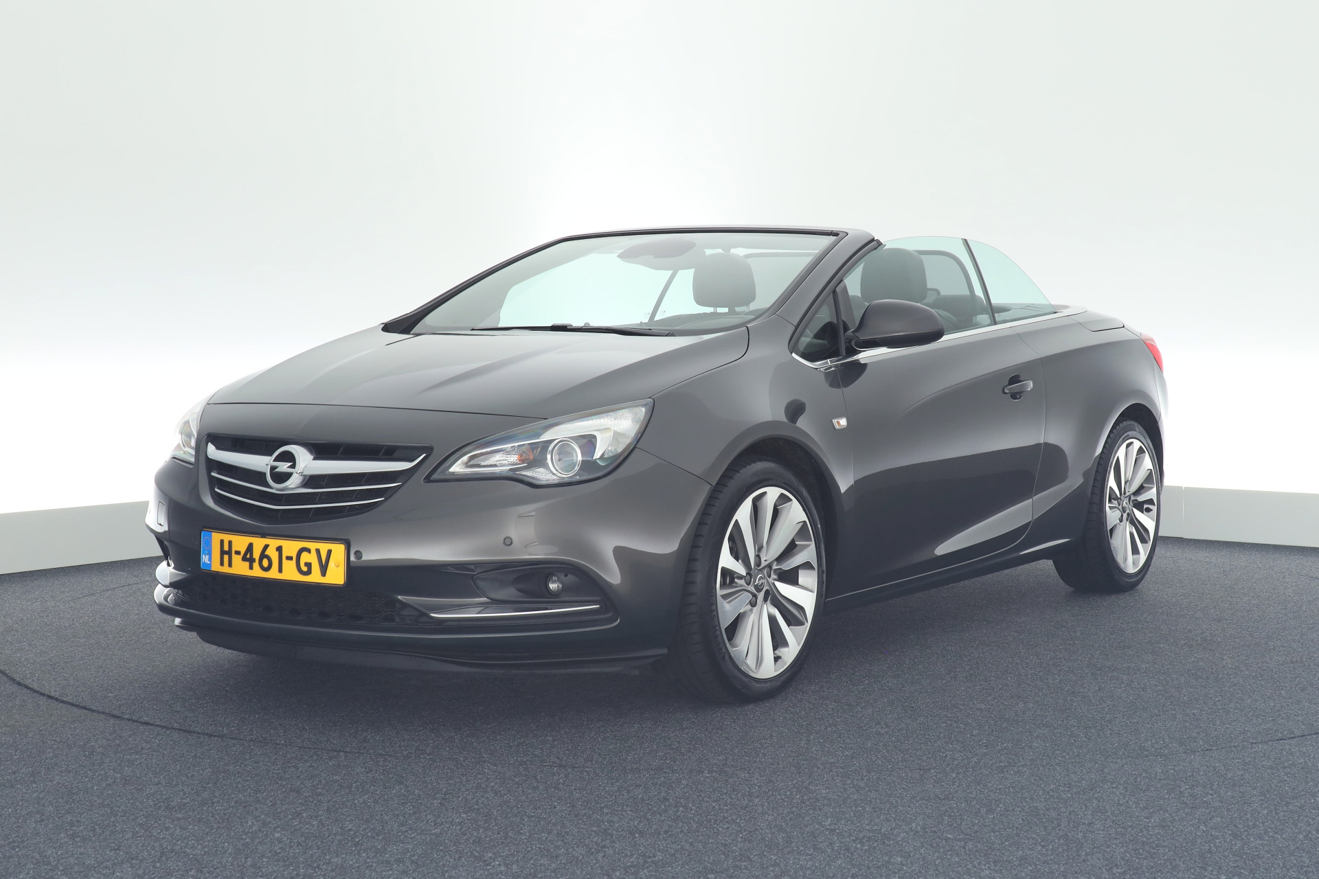 Opel Cascada 1.4 Turbo 140pk H6 ecoFLEX Cosmo Navigatie Stoelverwarming Parkeersensoren