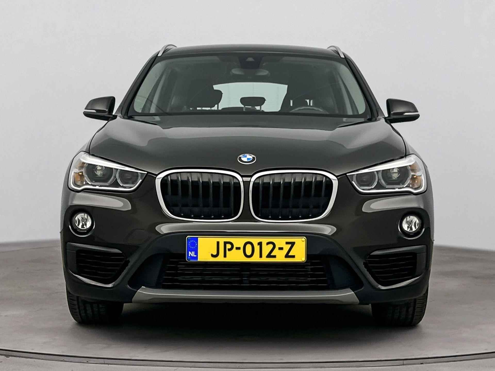 BMW X1 sDrive20i Centennial Executive Trekhaak, Navigatie. - 5/32