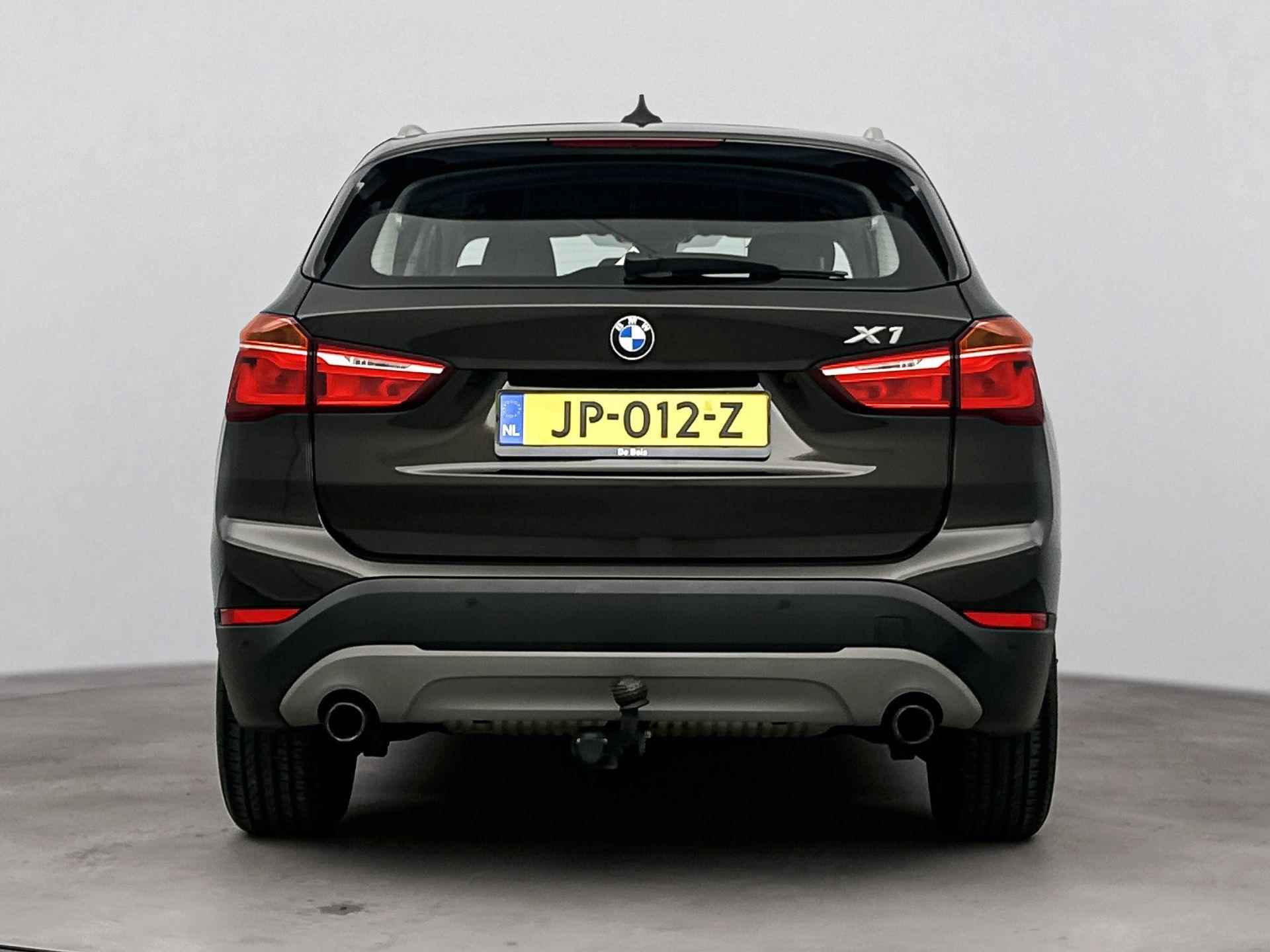 BMW X1 sDrive20i Centennial Executive Trekhaak, Navigatie. - 6/32