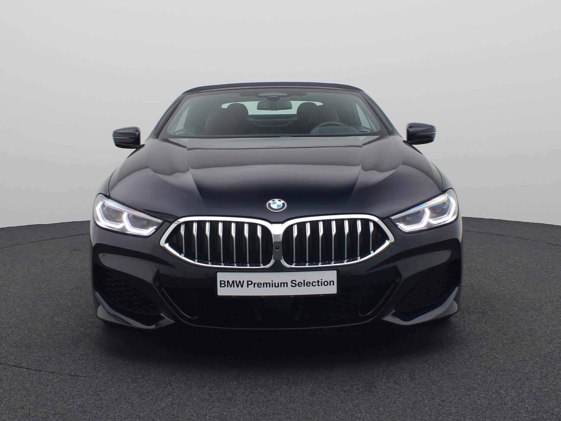 BMW 8 Serie Cabrio 840i High Executive M Sportpakket 20'' / CoPilot Pack / Soft Close - 15/32