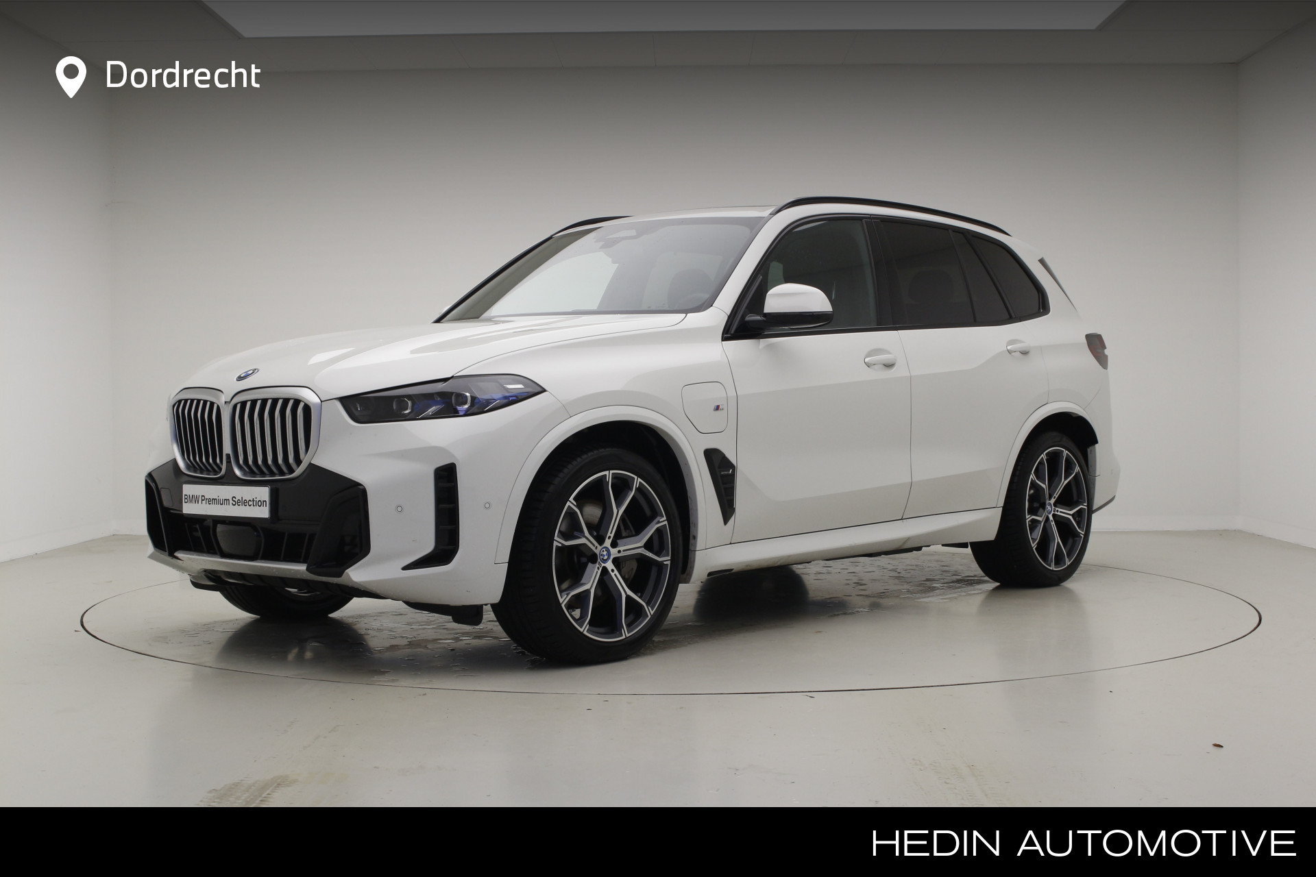 BMW X5 xDrive50e M-Sport | Panorama | 21" | Harman Kardon | Luchtvering v+a | Trekhaak