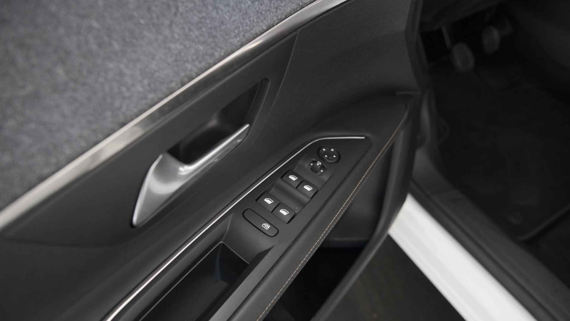 Peugeot 3008 PureTech 130 GT-Line | Dodehoekdetectie | Apple Carplay | Stoelverwarming | Parkeersensoren - 18/72