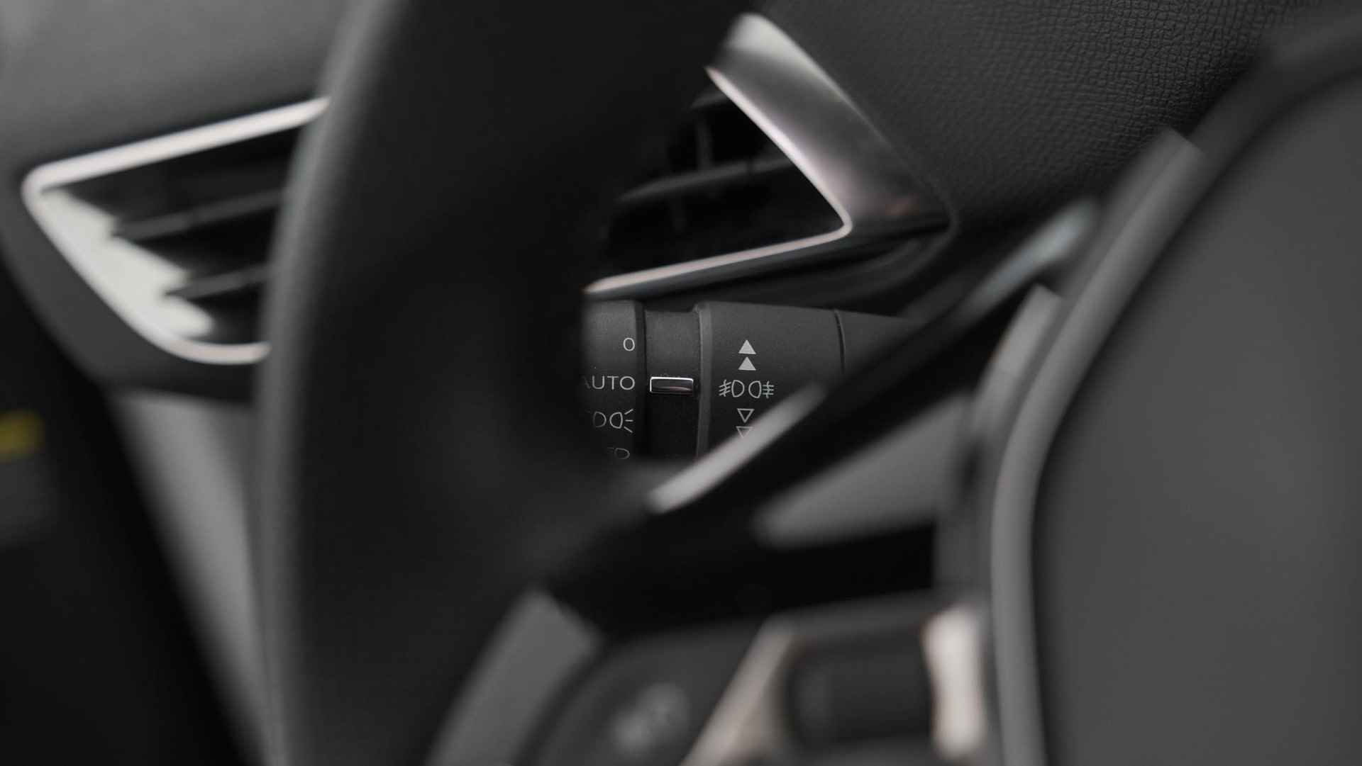Peugeot 3008 PureTech 130 GT-Line | Dodehoekdetectie | Apple Carplay | Stoelverwarming | Parkeersensoren - 25/72