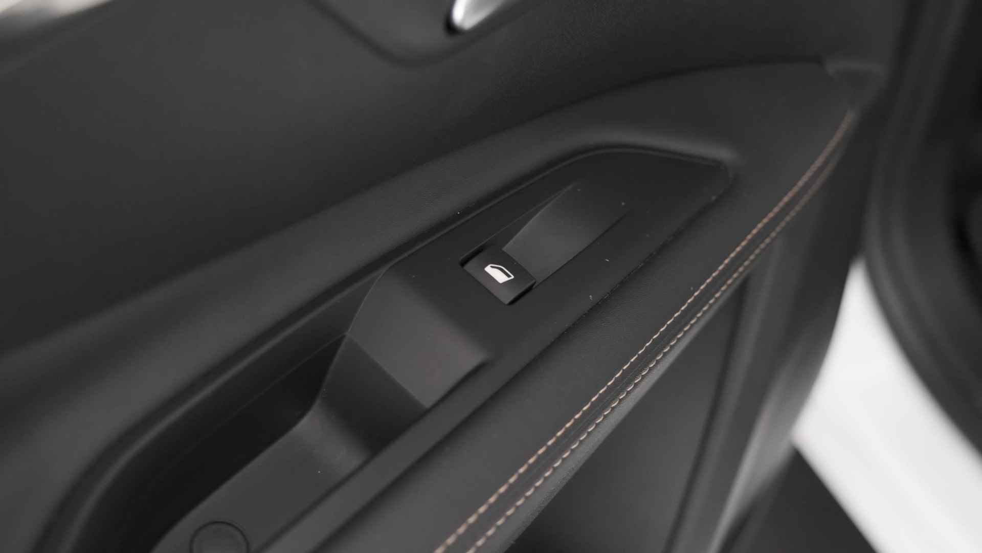 Peugeot 3008 PureTech 130 GT-Line | Dodehoekdetectie | Apple Carplay | Stoelverwarming | Parkeersensoren - 40/72