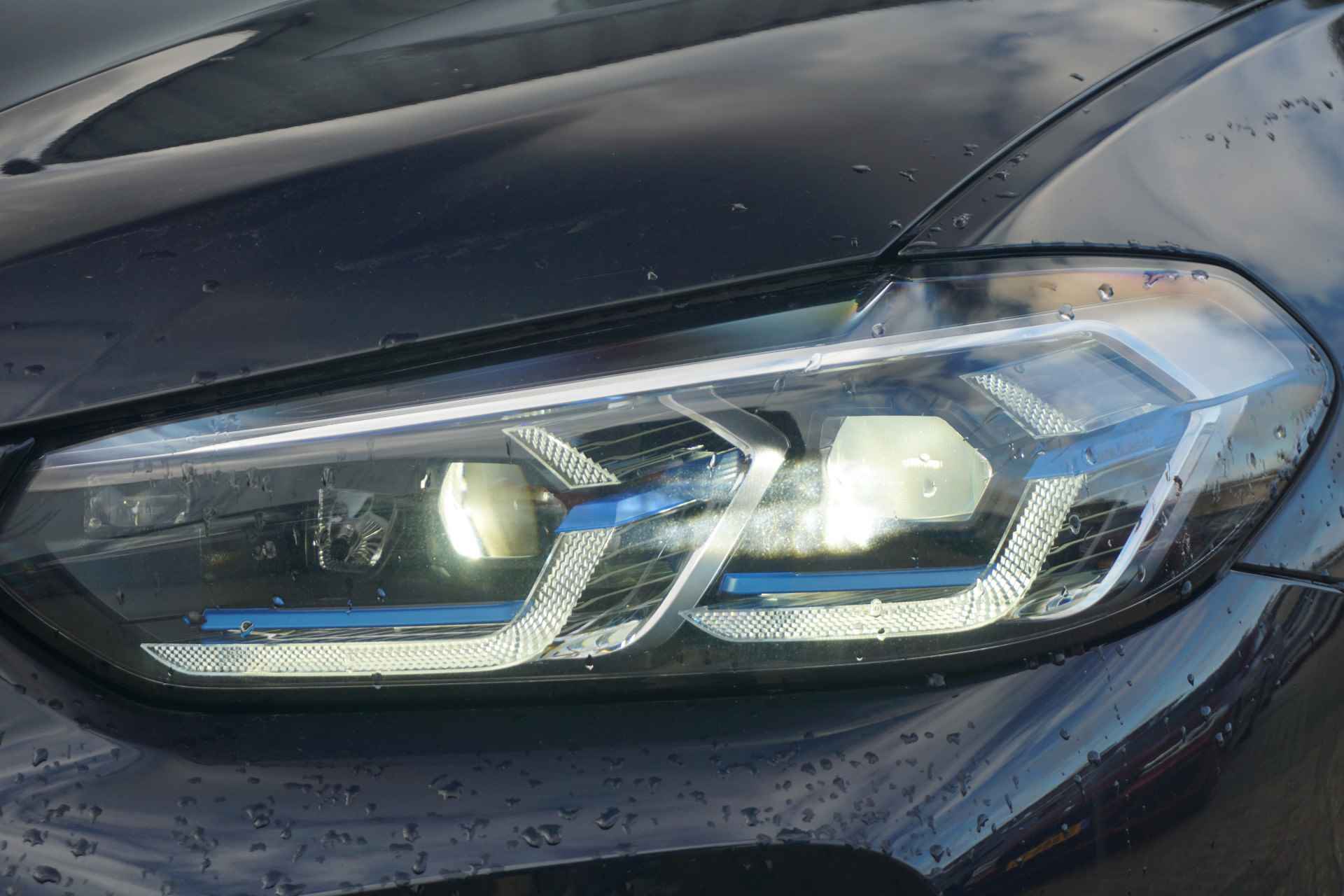 BMW iX3 High Executive 80 kWh Harman Kardon / Trekhaak / Laserlight / Comfort Acces / Head-Up / Stoel- Stuurverwarming - 25/28