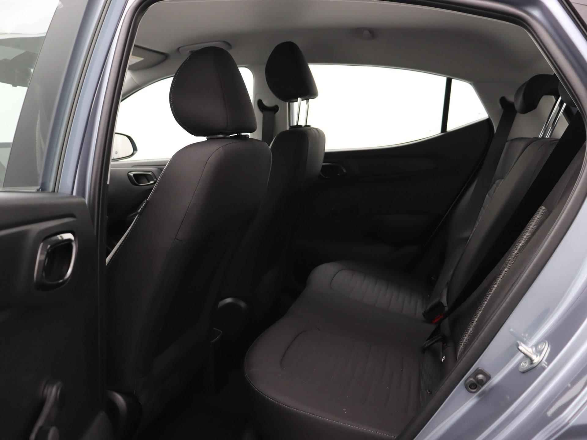 Hyundai i10 1.0 Comfort Smart | Incl. €1000,- Smart Bonus! | In bestelling | Navigatie | Camera | Apple Carplay | Cruise control | Airco | - 23/28