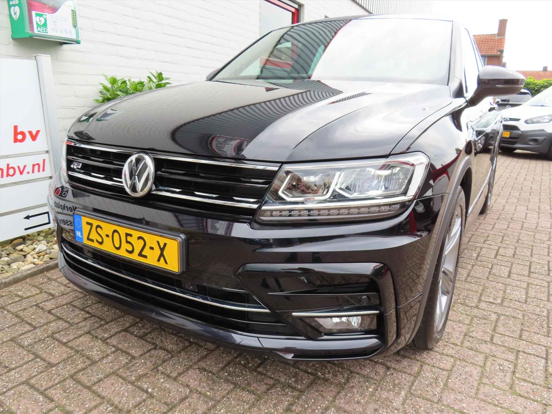 Volkswagen Tiguan 1.5 TSI 130pk Comfortline Business R-line/ Apple Carplay/ Led koplampen/ Climatronic/ PDC V+A/ Elektrische achterklep/ 1 Eigenaar/ Origineel NL/ NAP - 38/46