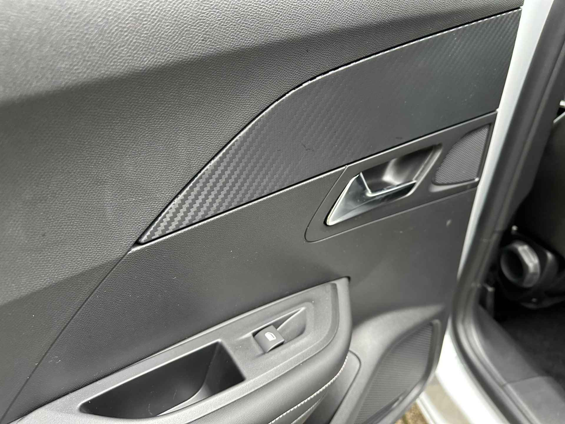 Peugeot 2008 1.2 Turbo 100 PK Allure | Bouwjaar 2024 | Nieuwste Model ! | Digitaal Instrumentarium | HD Camera | Full Screen Navigatie | LED Verlichting | Climate Control | Lichtmetalen Velgen | Draadloze Apple Carplay & Android Auto | - 40/62
