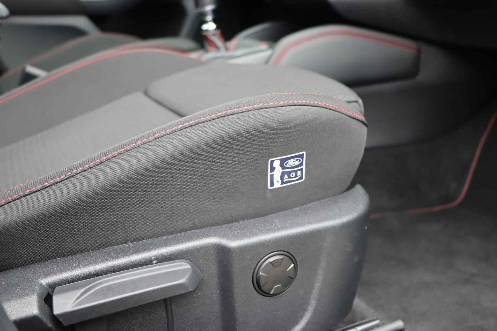 Ford Focus Wagon 1.0 EcoBoost ST Line X Business Fabrieksgarantie t/m 07-2027 | Schuif/kantel dak | Adaptieve Cruise Control | Winterpack | Dodehoek Detectie | B&O audio | Navigatie | - 18/44