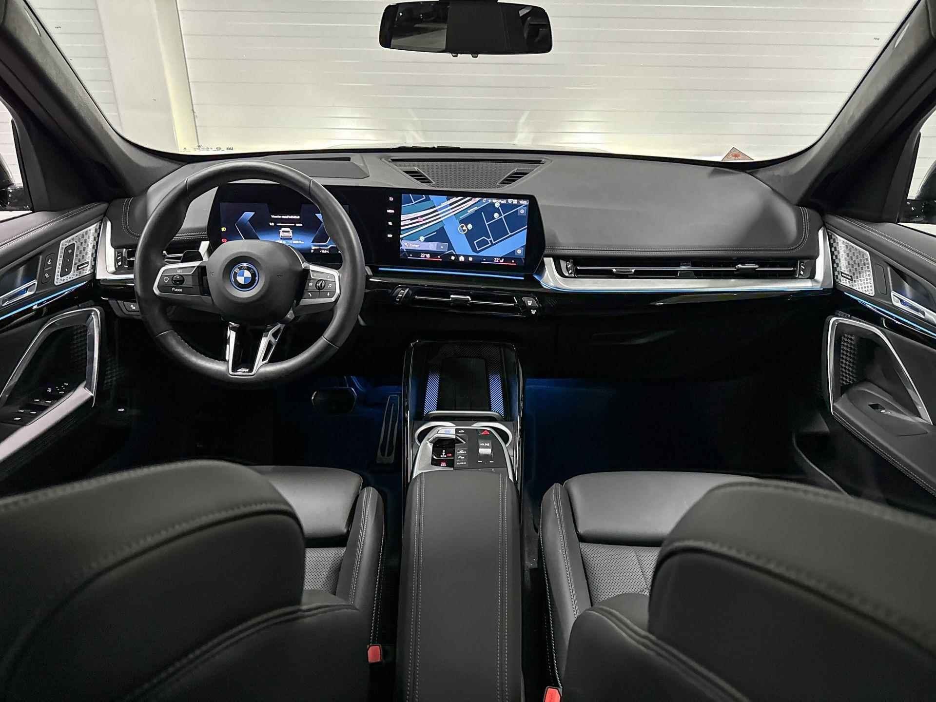 BMW iX1 eDrive20 67 kWh l M-Sport - 15/19