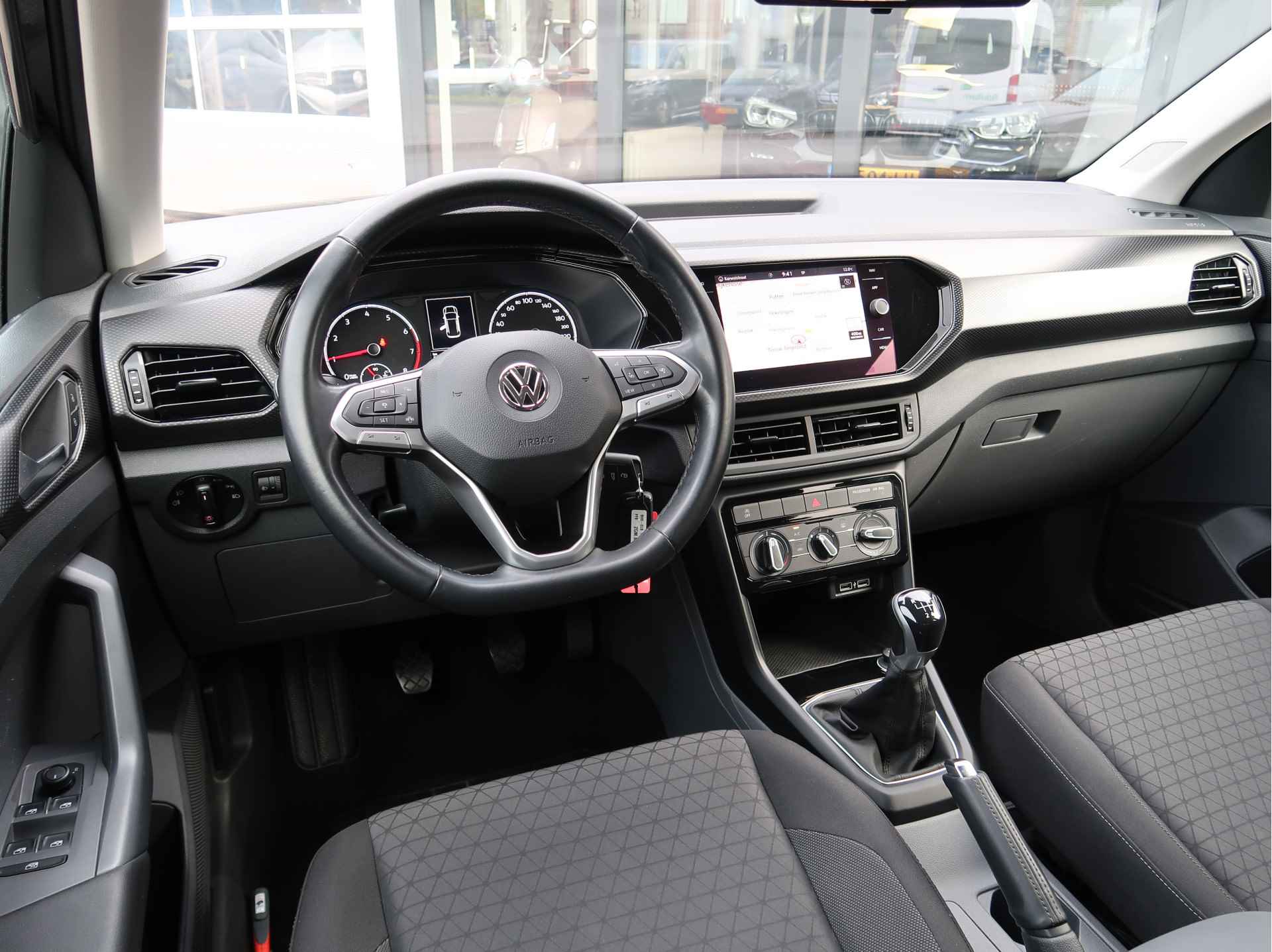 Volkswagen T-Cross 1.0 TSI Life Executive | navigatie | app-connect | trekhaak | - 6/21