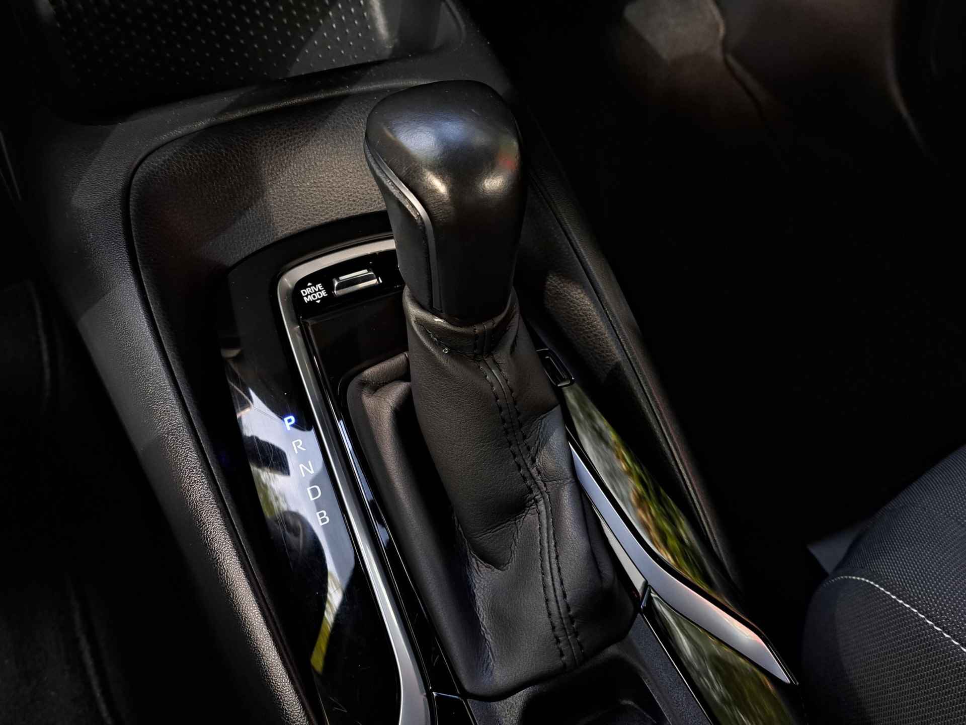 Toyota Corolla Touring Sports 1.8 Hybrid Active | Navi via Smartphone | Apple Carplay | ECC | Camera | Cruise Control | LM Velgen - 21/26