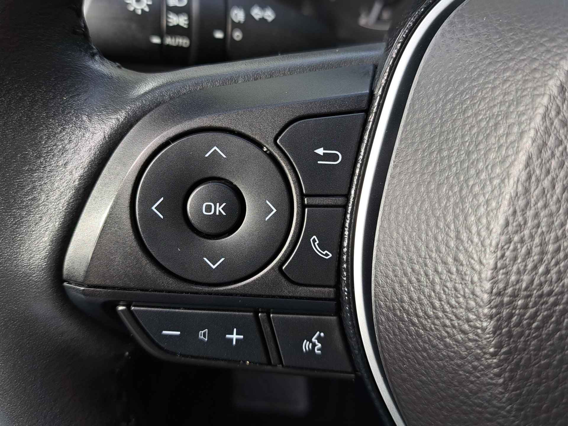 Toyota Corolla Touring Sports 1.8 Hybrid Active | Navi via Smartphone | Apple Carplay | ECC | Camera | Cruise Control | LM Velgen - 23/26